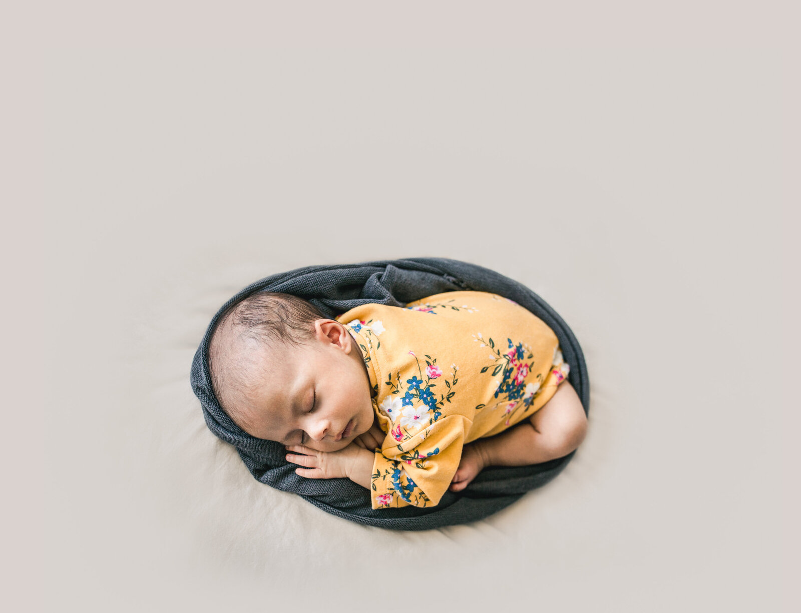 Mount-photographer-newborn-studio-tiny-12-2