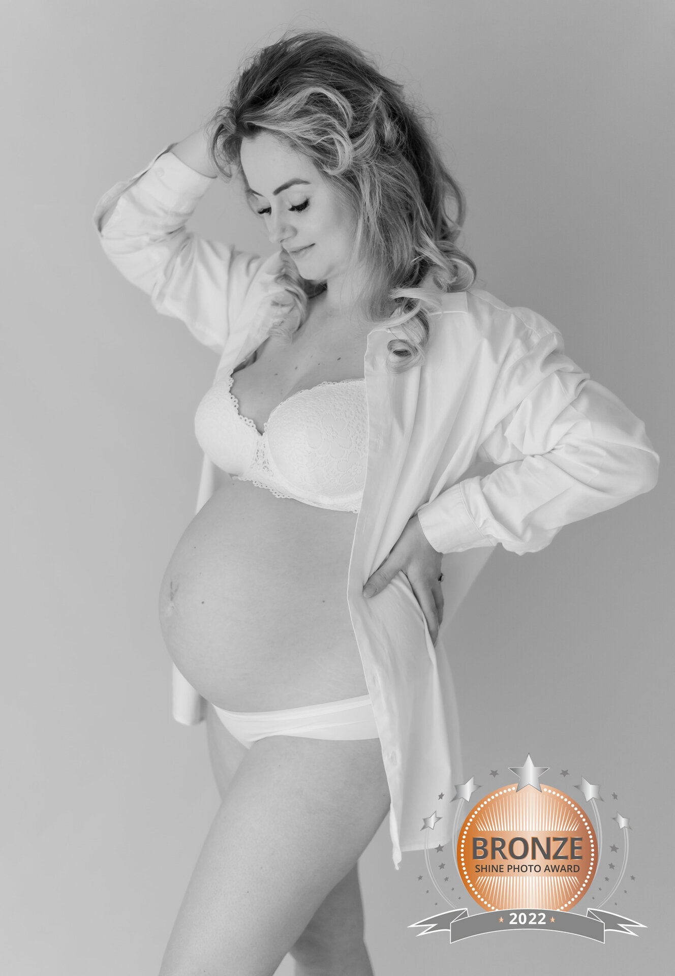 Zwangerschapsshoot in de studio in Heeze met lingerie