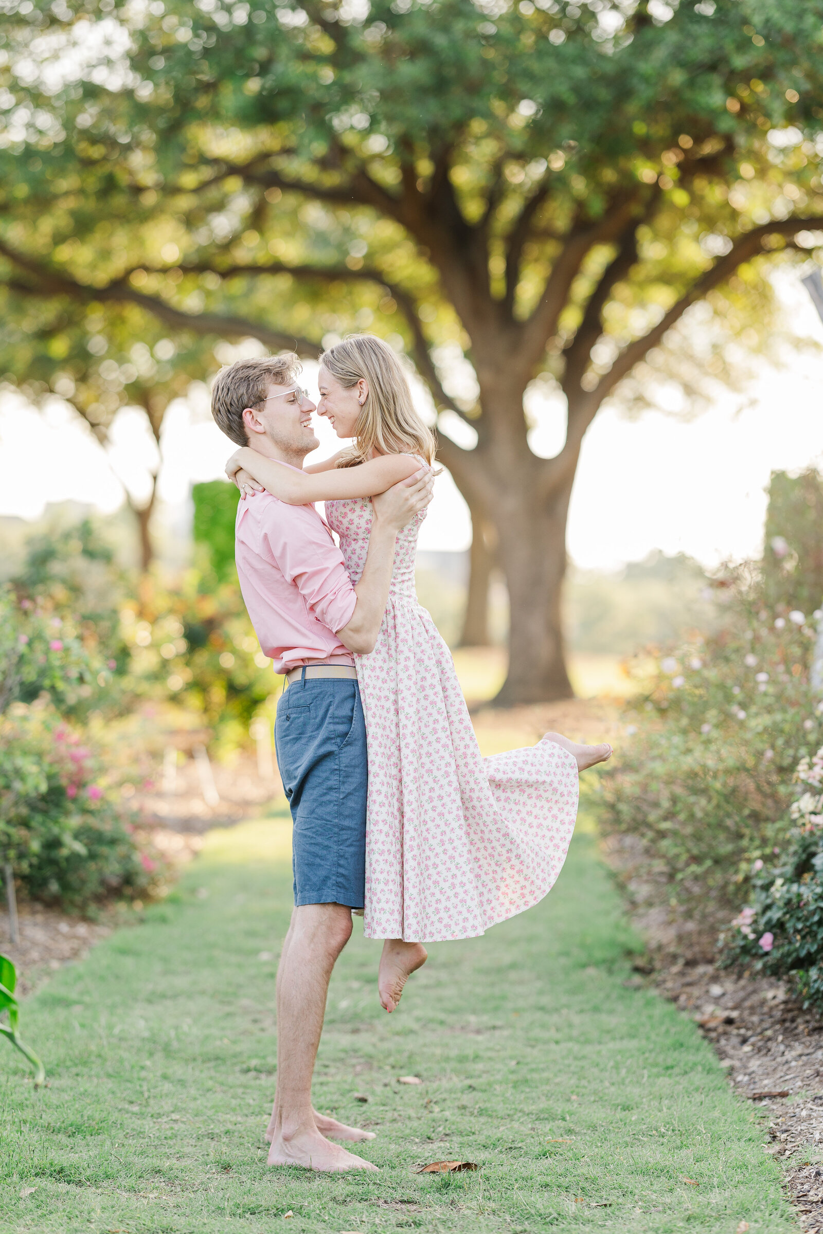 Couple-photoshoot-poses-ideas