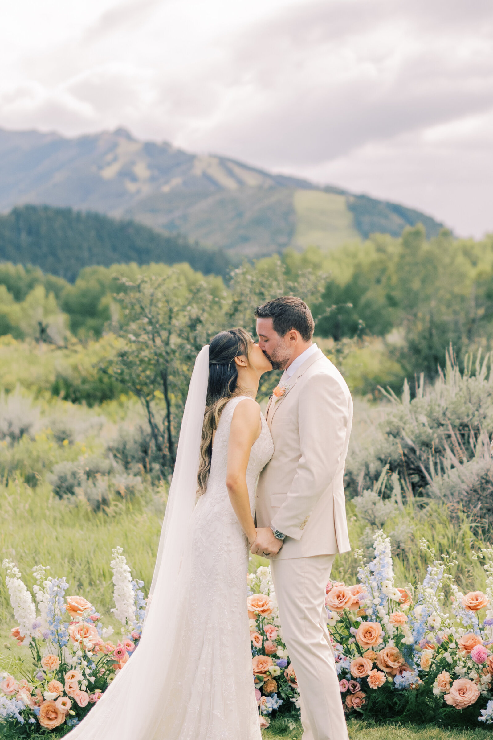 Bridgerton-Inspired Aspen, Colorado summer wedding