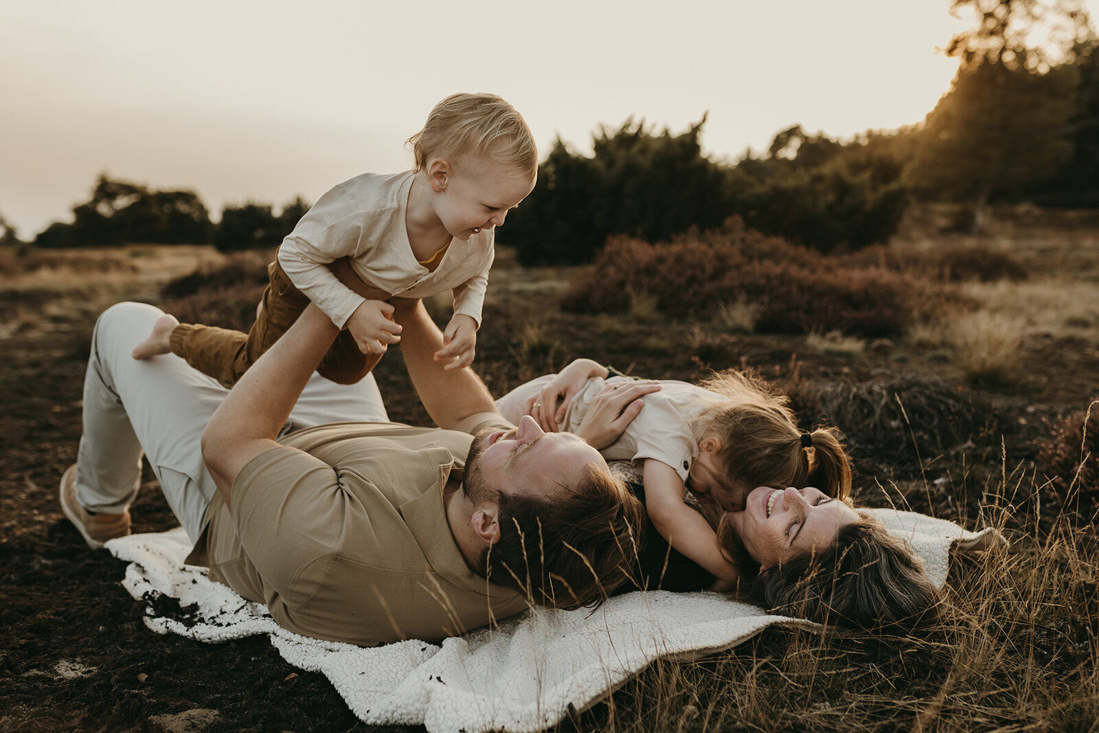 BlinkendBeeld+gezinsshoot+gezinsfotografie+fotograafbrabant+fotograafgelderland+fotograafnijmegen-44