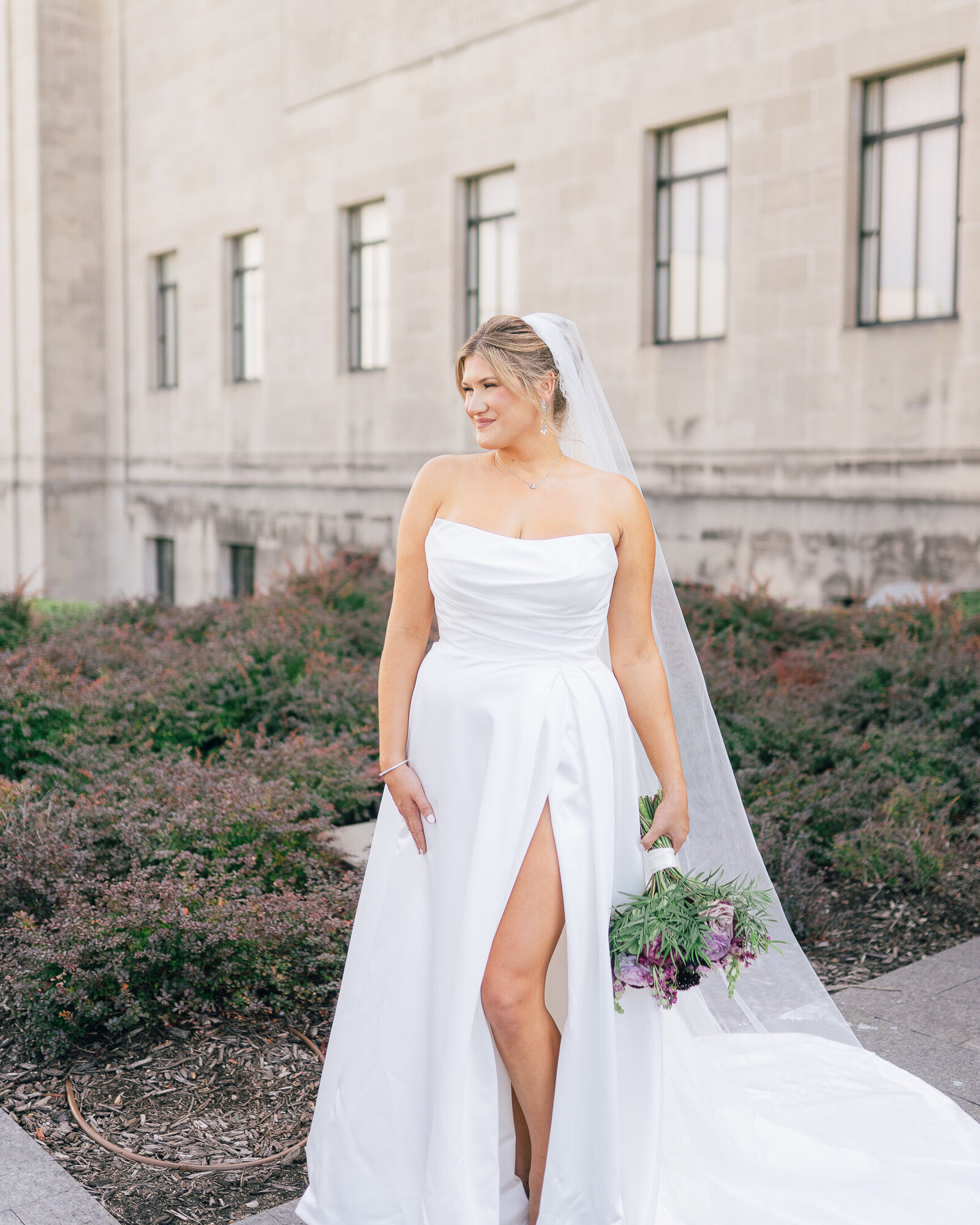 Corby Intercontinental Hotel Kansas City Wedding Plaza-119