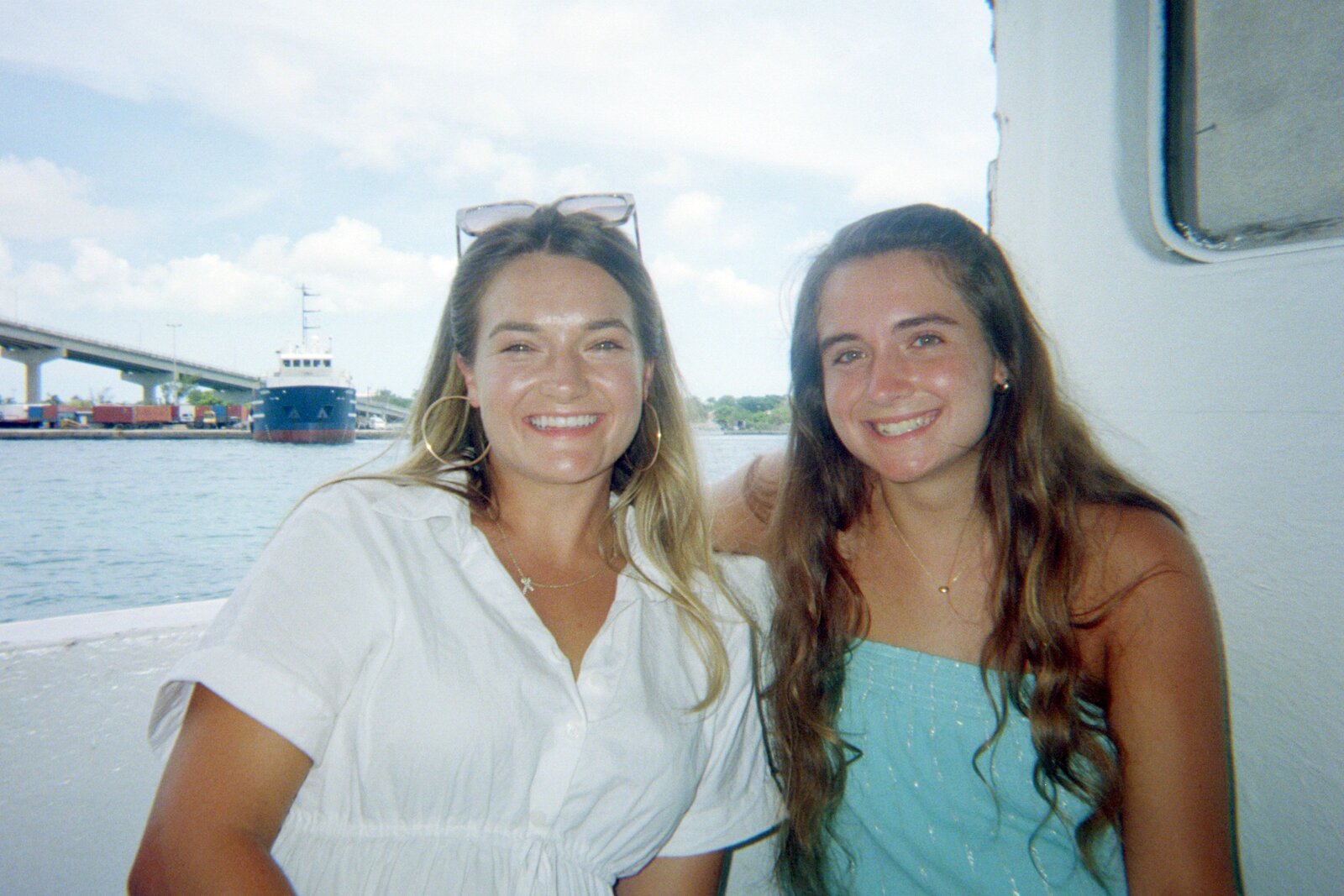 BAHAMAS SISTER SISTER ON BOAT