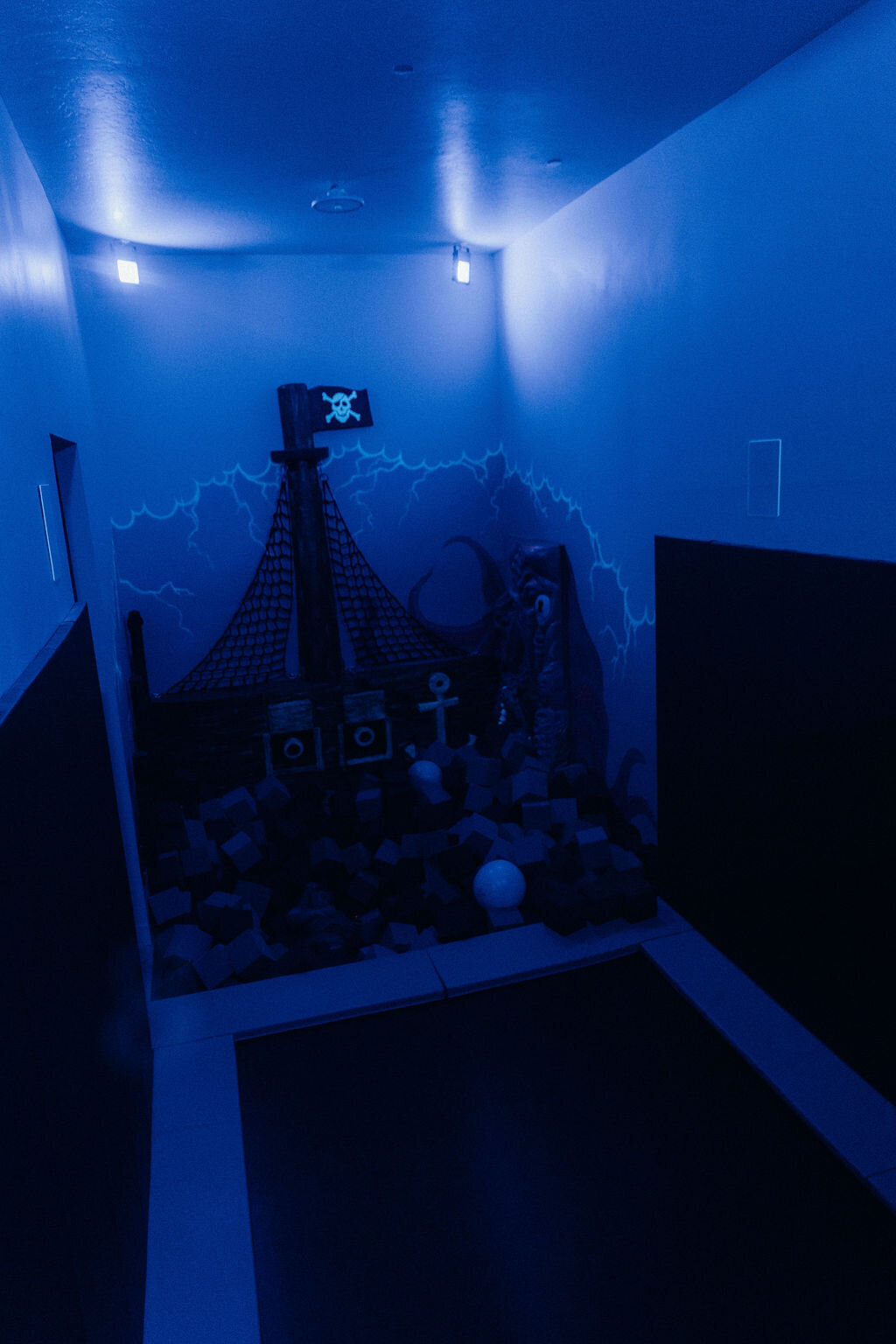 Beezah_FrankiesPlace_ALL-6