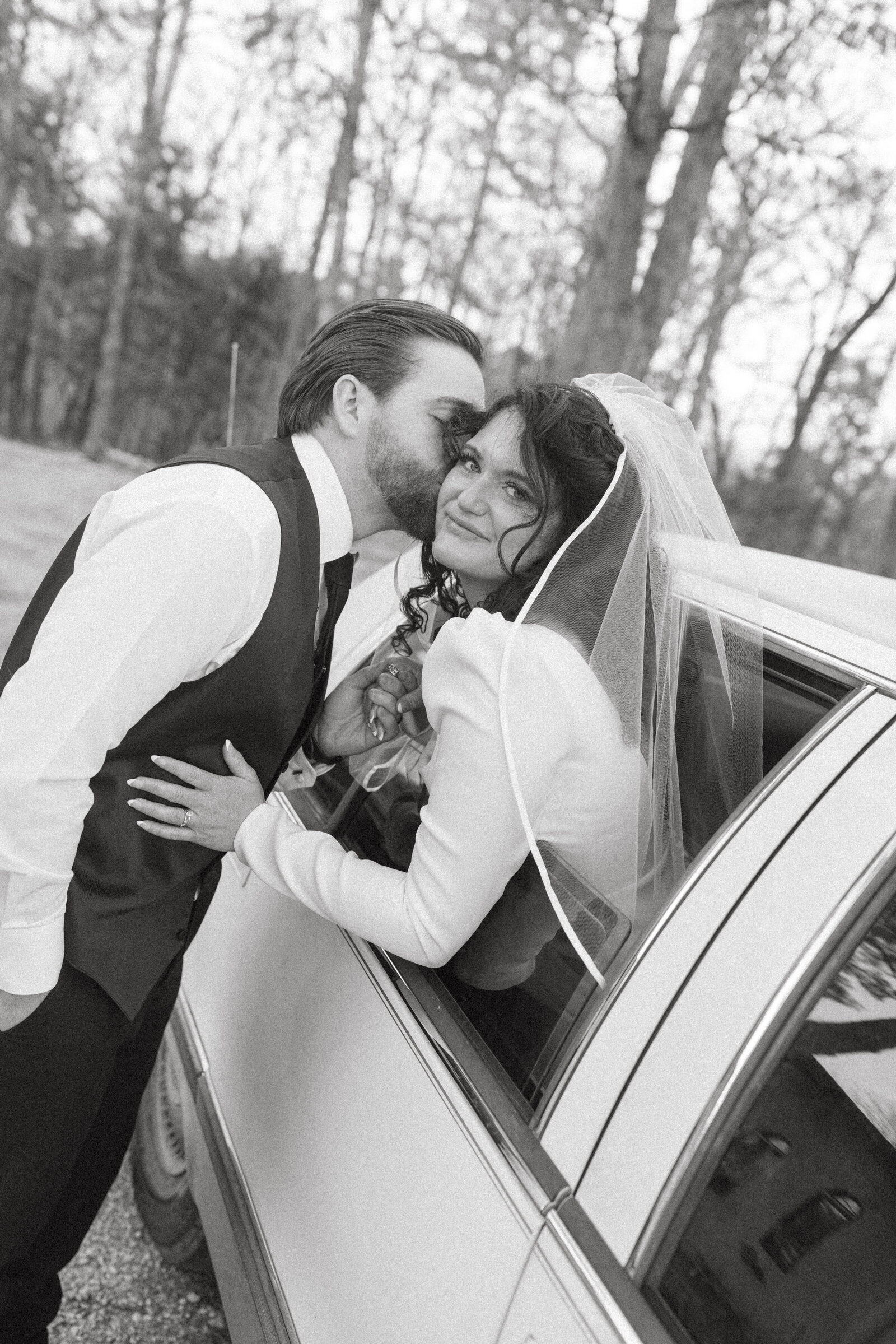 Eureka-springs-arkansas-wedding-photographer-vintage-timeless-romantic--31