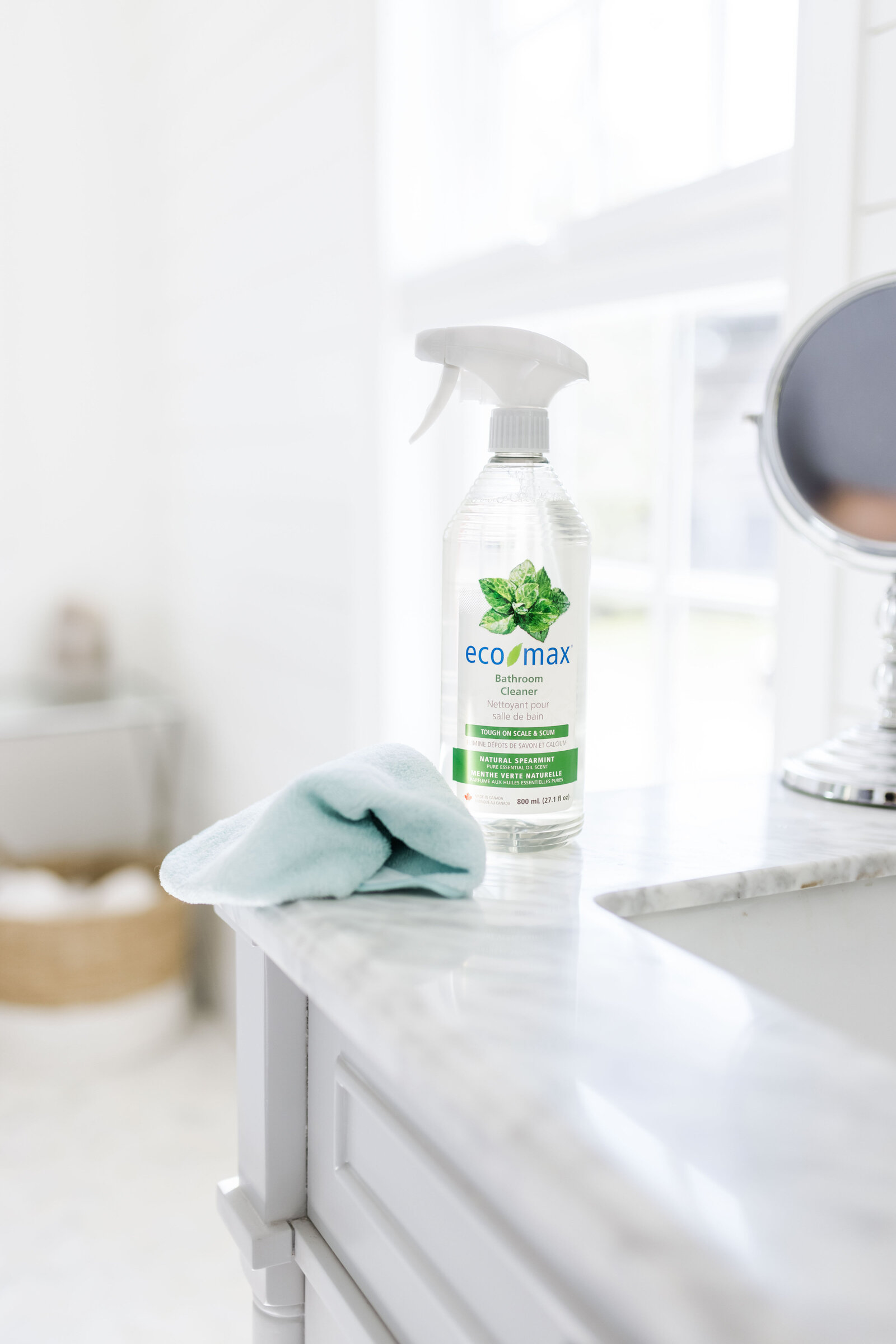 Eco-Max . Bathroom Cleaner Product Photography-9
