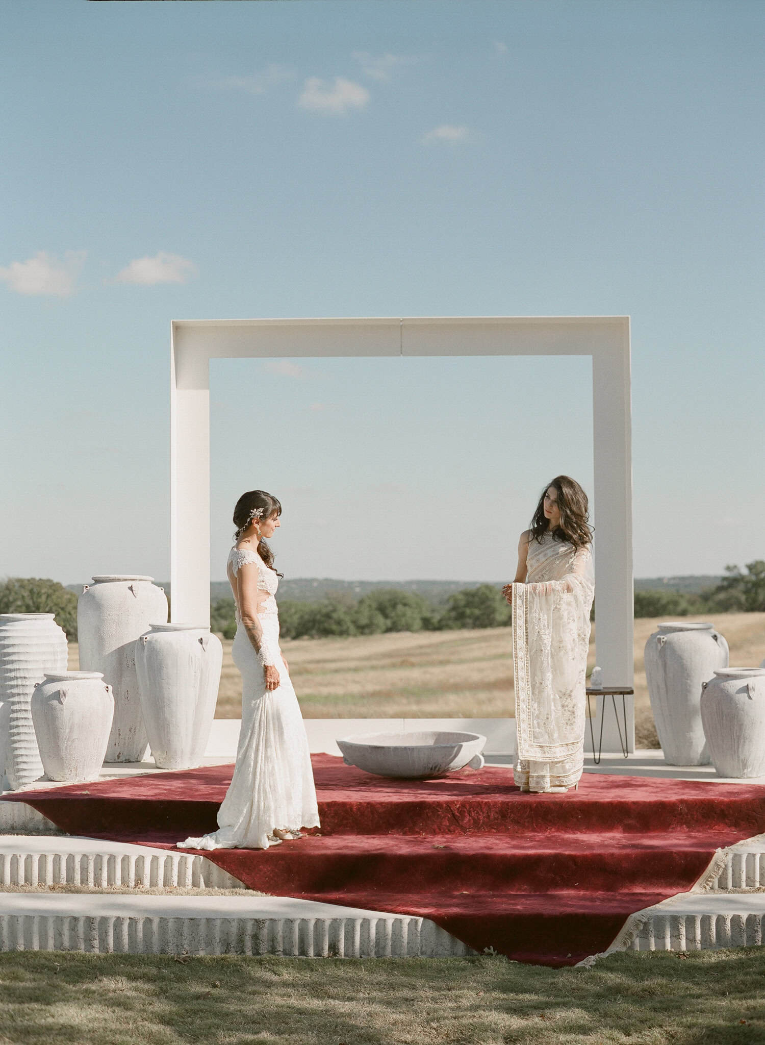 AUSTIN-MODERN-MONOCHROMATIC-INDIAN-WEDDING-00287