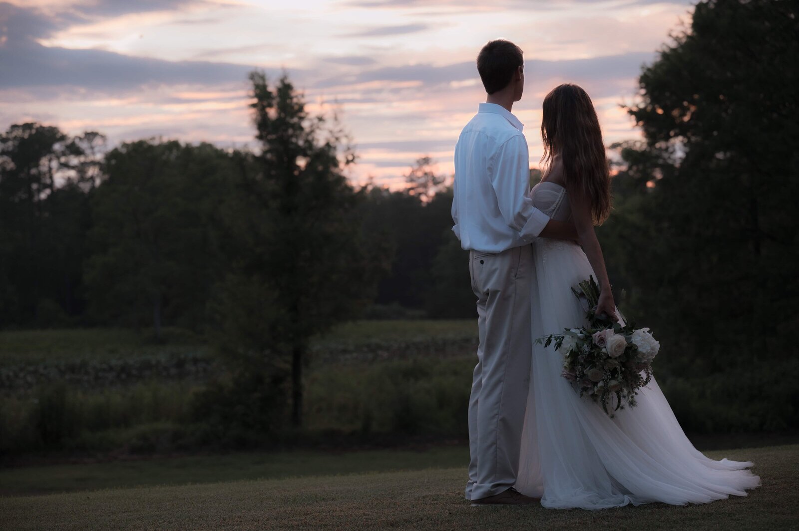Virginiaelopementphotographer-KristenVann-LilyPond-7907