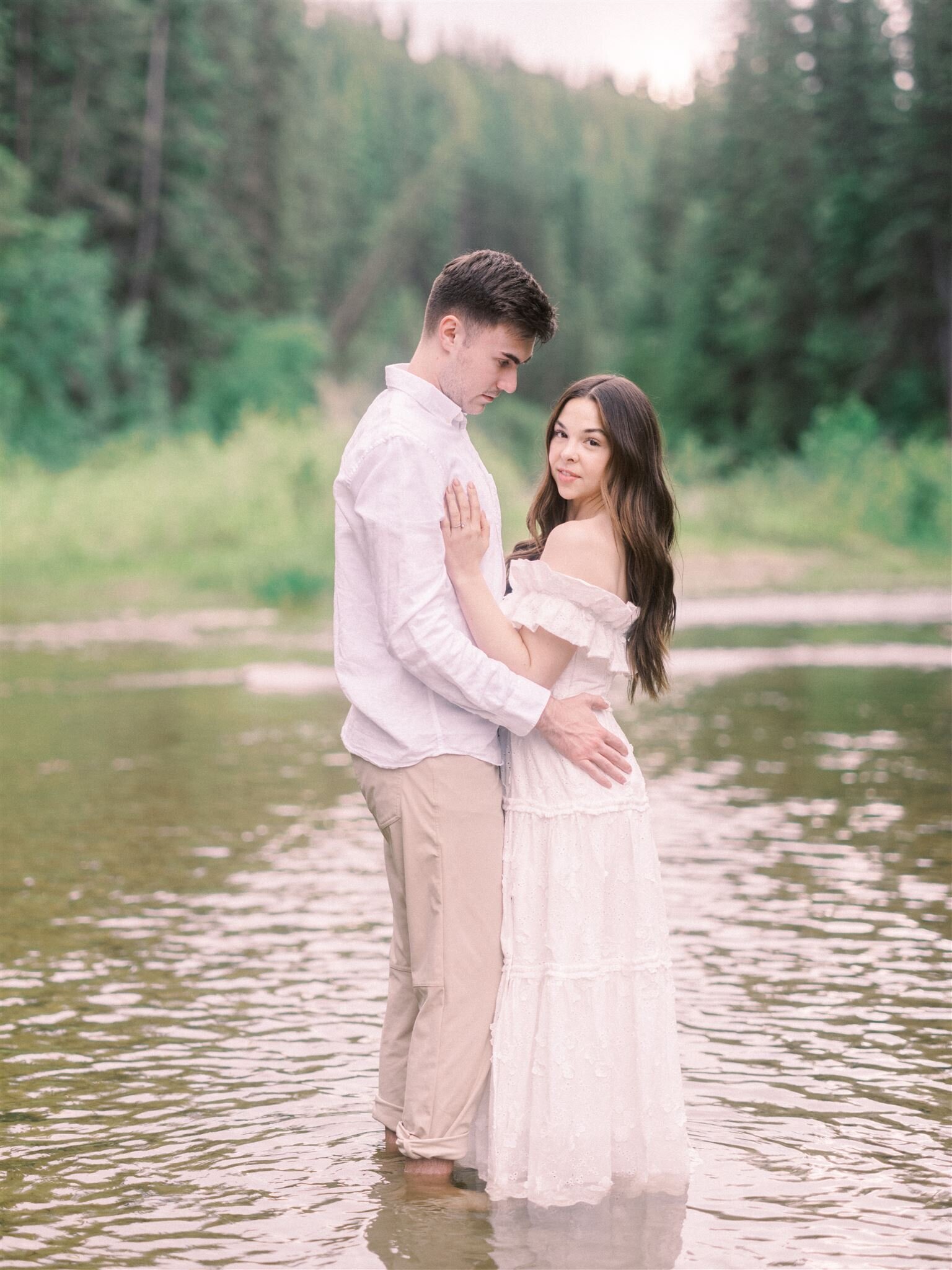 calgary-wedding-photographers-nicole-sarah-forest-engagement-fish-creek-MC-77_websize