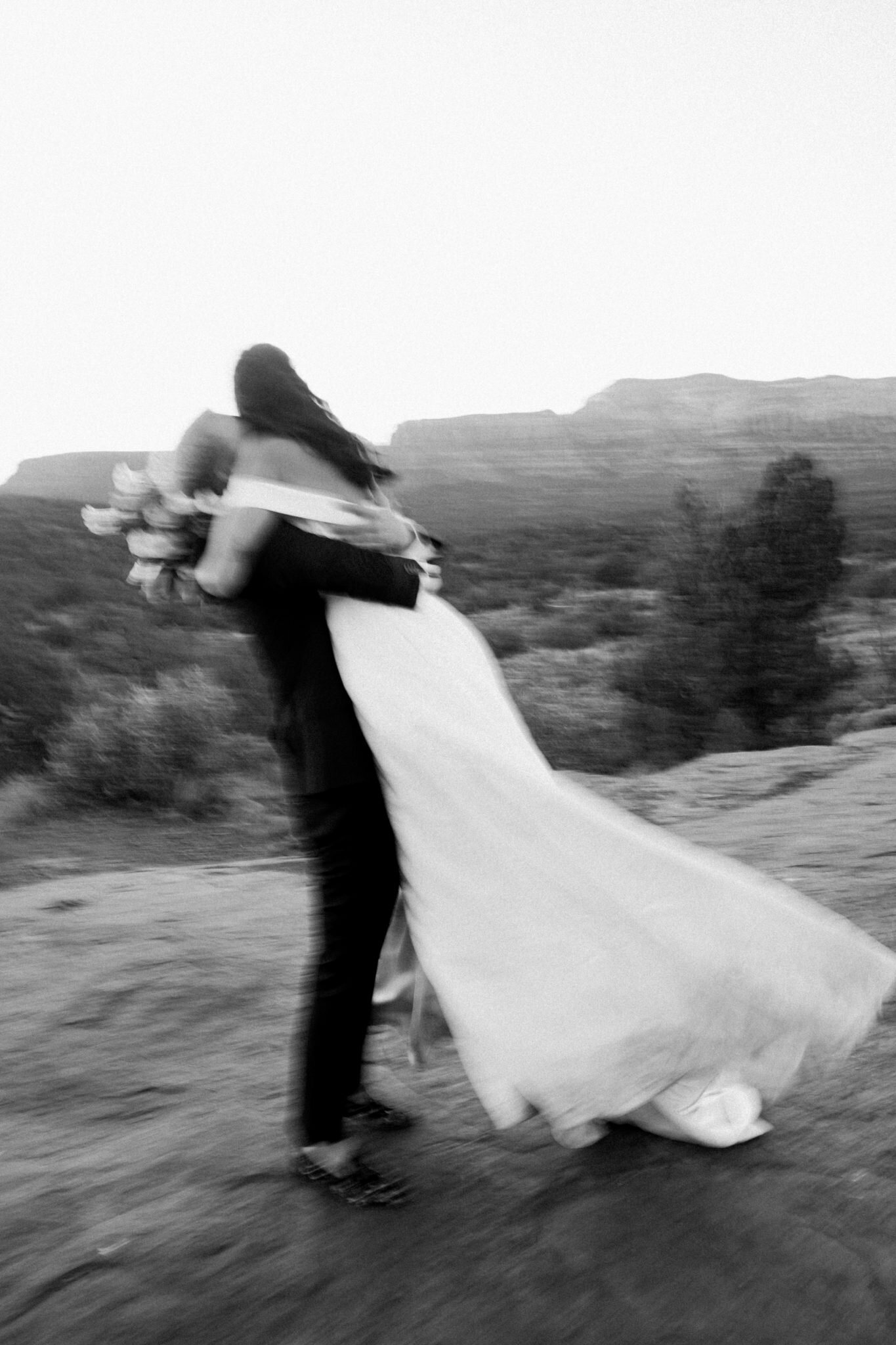 NOT FOR PERSONAL USE — Daniel Kim Lauberge-Wedding-Sedona-Photographer-34-1365x2048