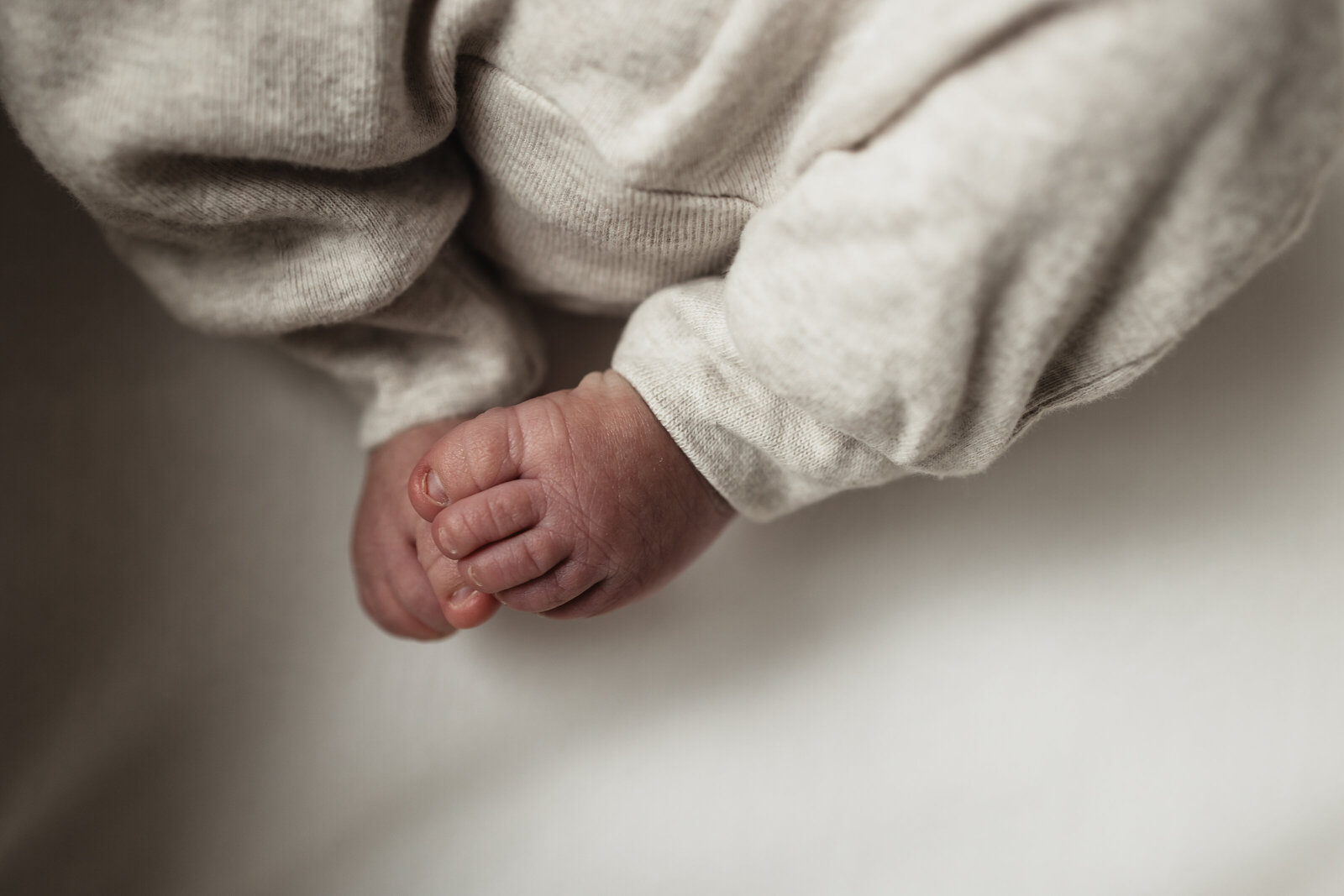 newbornshoot newborn fotoshoot newborn fotograaf fotoshoot baby wanneer een newbornshoot valkenswaard eindhoven la nouk fotografie