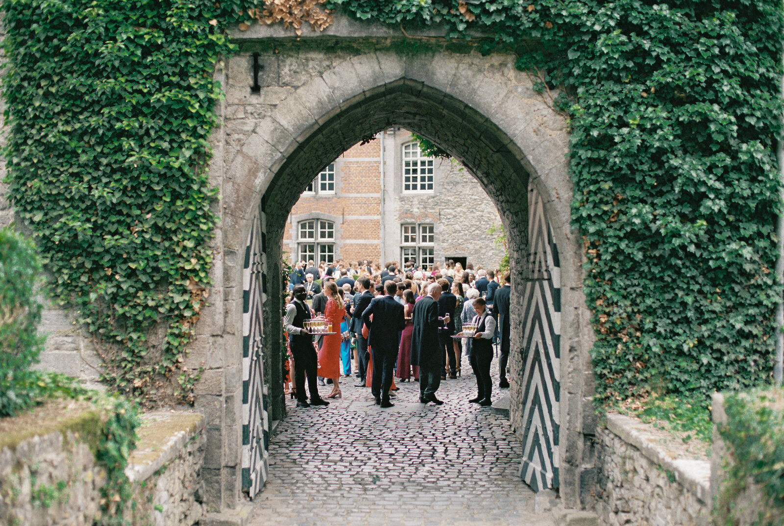 152-Olivia_Poncelet-Mariage-Chateau-de-la-Rocq-RH-HD-300