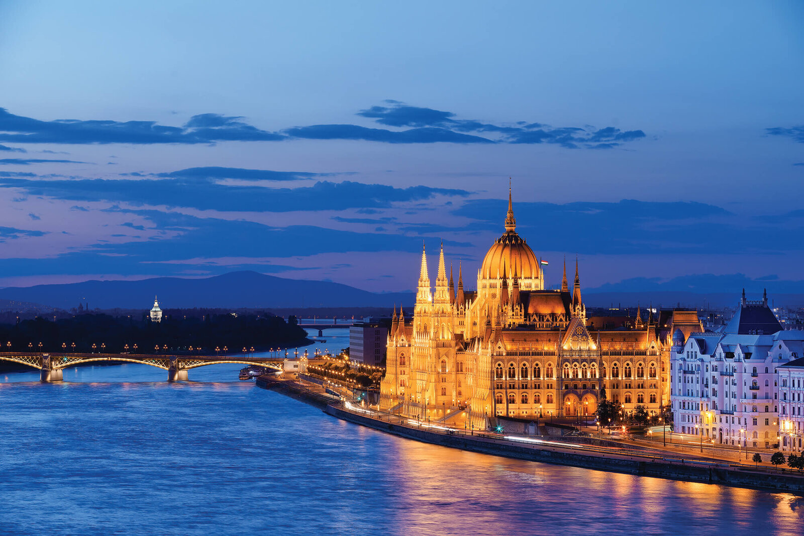 DANUBE_HU_Budapest_night