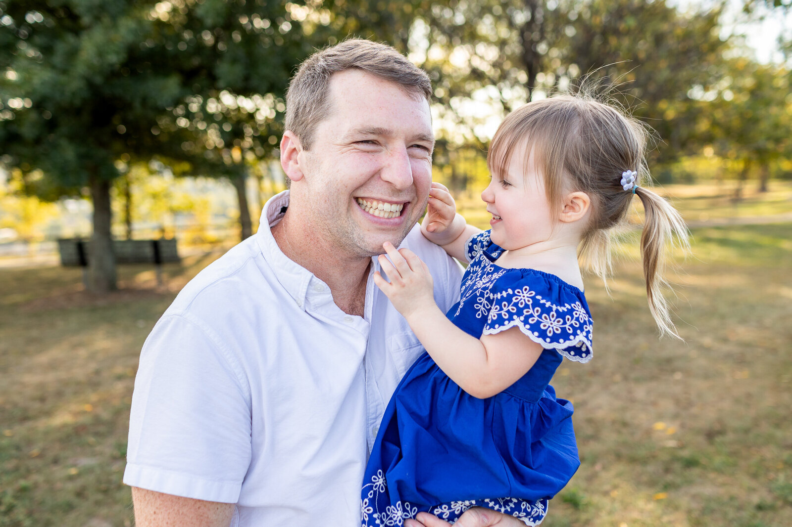 outdoor-extended-family-photography-session-Frankfort-KY-photographer-4