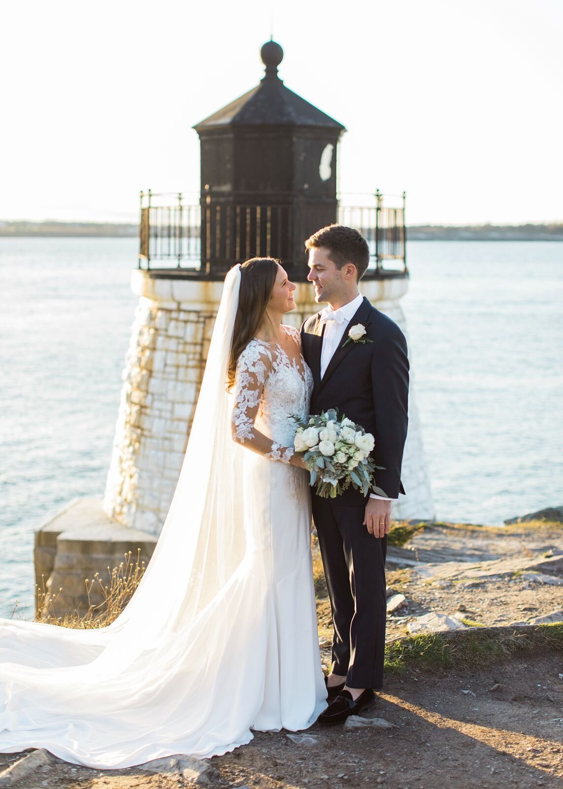 leila-james-events-newport-ri-wedding-planning-luxury-events-castle-hill-inn-hollie-and-sean-molly-lo-photography-11
