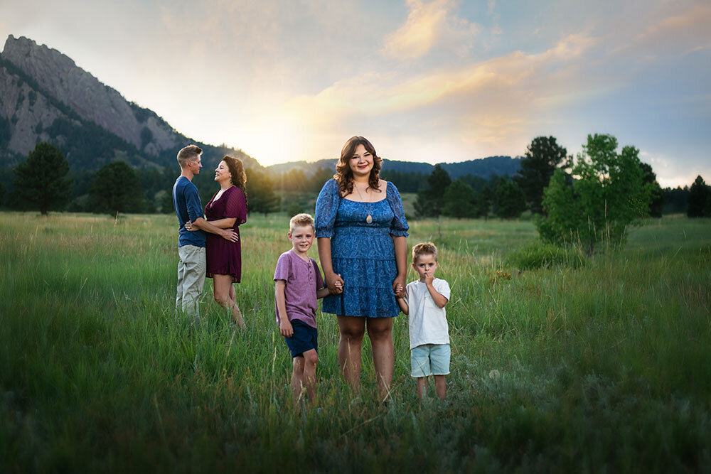 family-pictures-NCAR-Boulder-sunset-flatirons-children-mountains