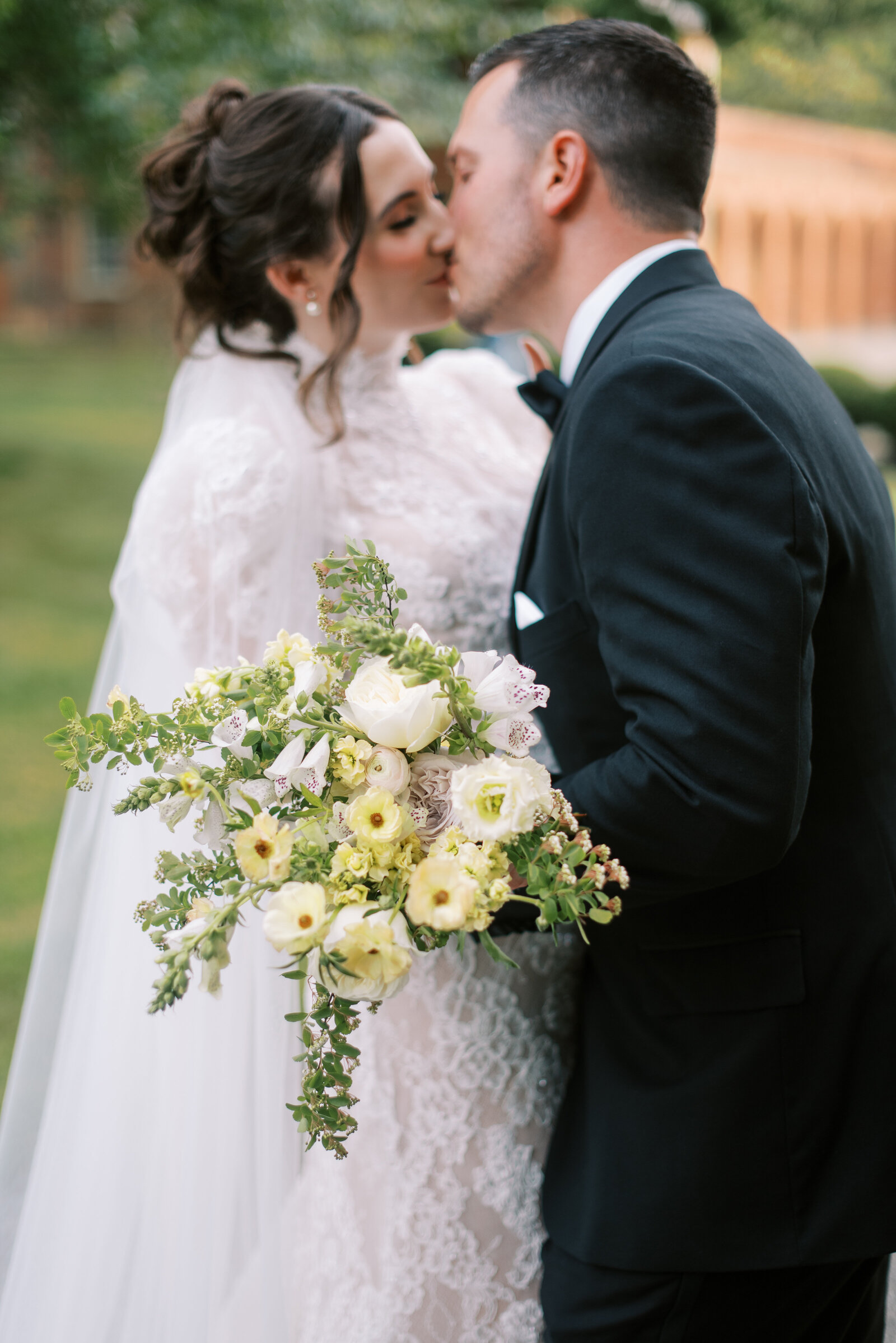 cassie-nichole-photography-cincinnati-ohio-wedding-photographer-kmc-weddings-and-events-peterloon-editorial-34