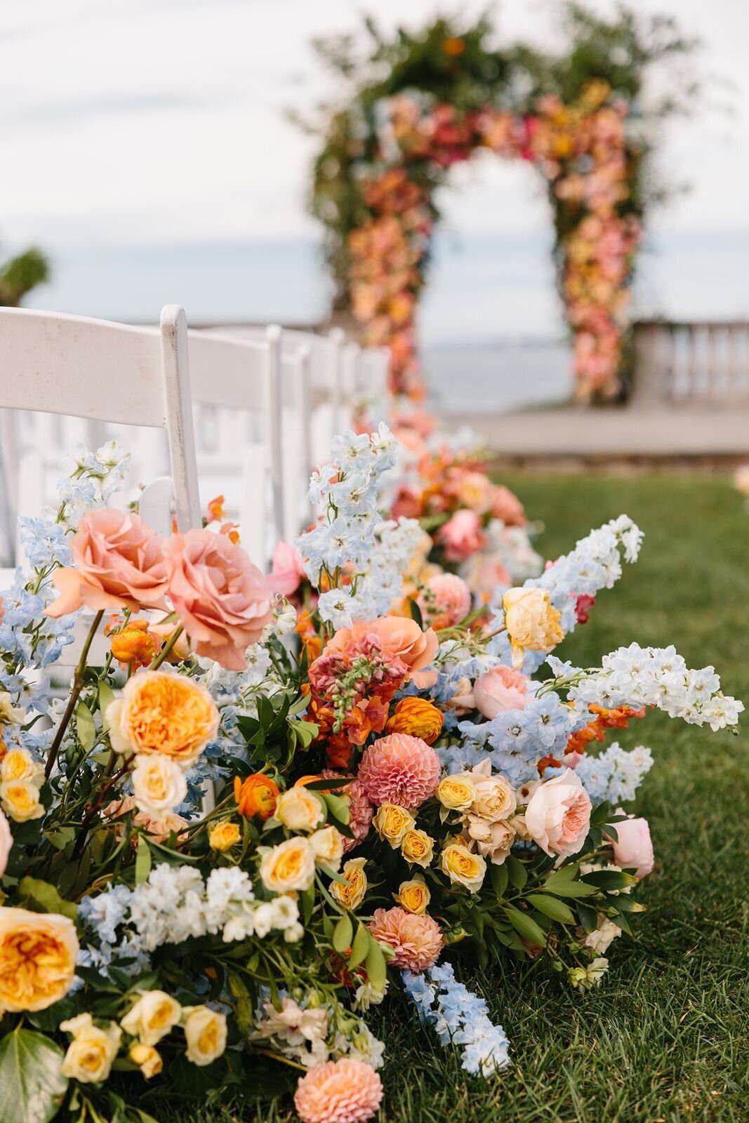 leila-james-events-newport-rhode-island-luxury-wedding-planner-castle-hill-inn-venue-erin-mcginn-wedding-photographer-bright-florals-CH0482 copy