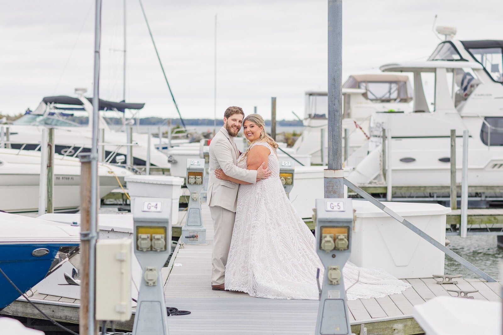 michel-ohio-bride-and-groom-boat-1