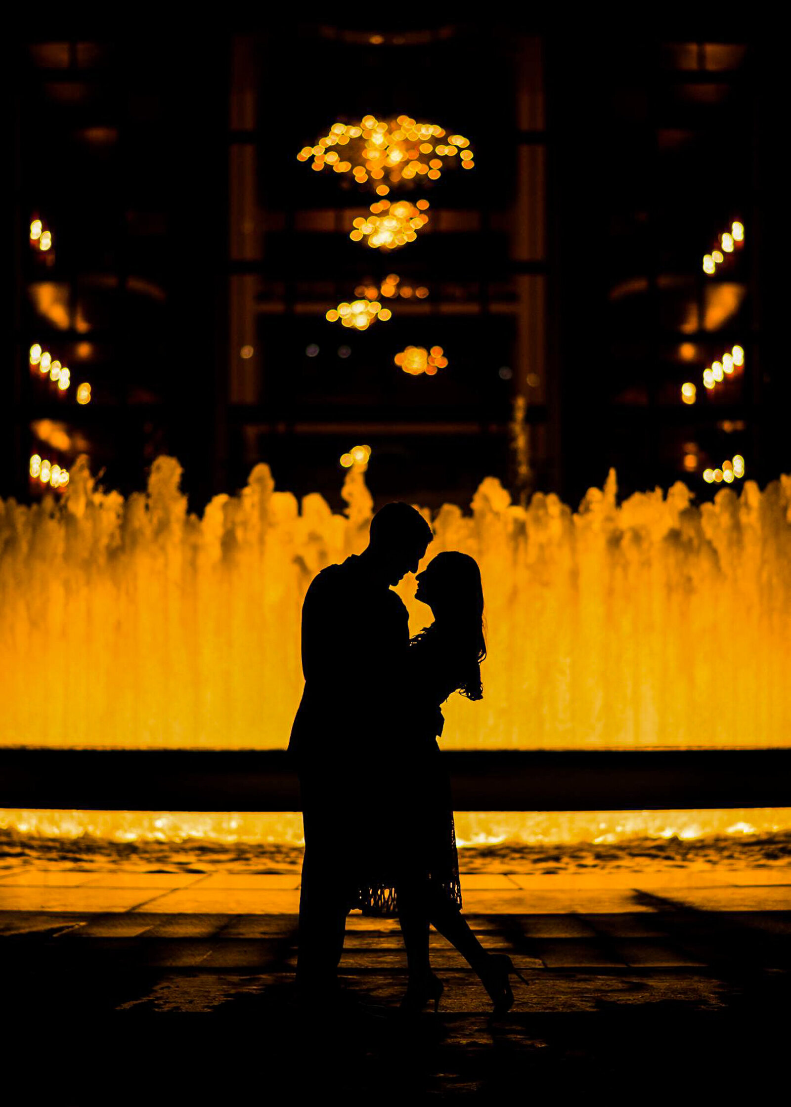 Find inspiration for your NYC engagement photoshoot; contact Ishan Fotografi today.