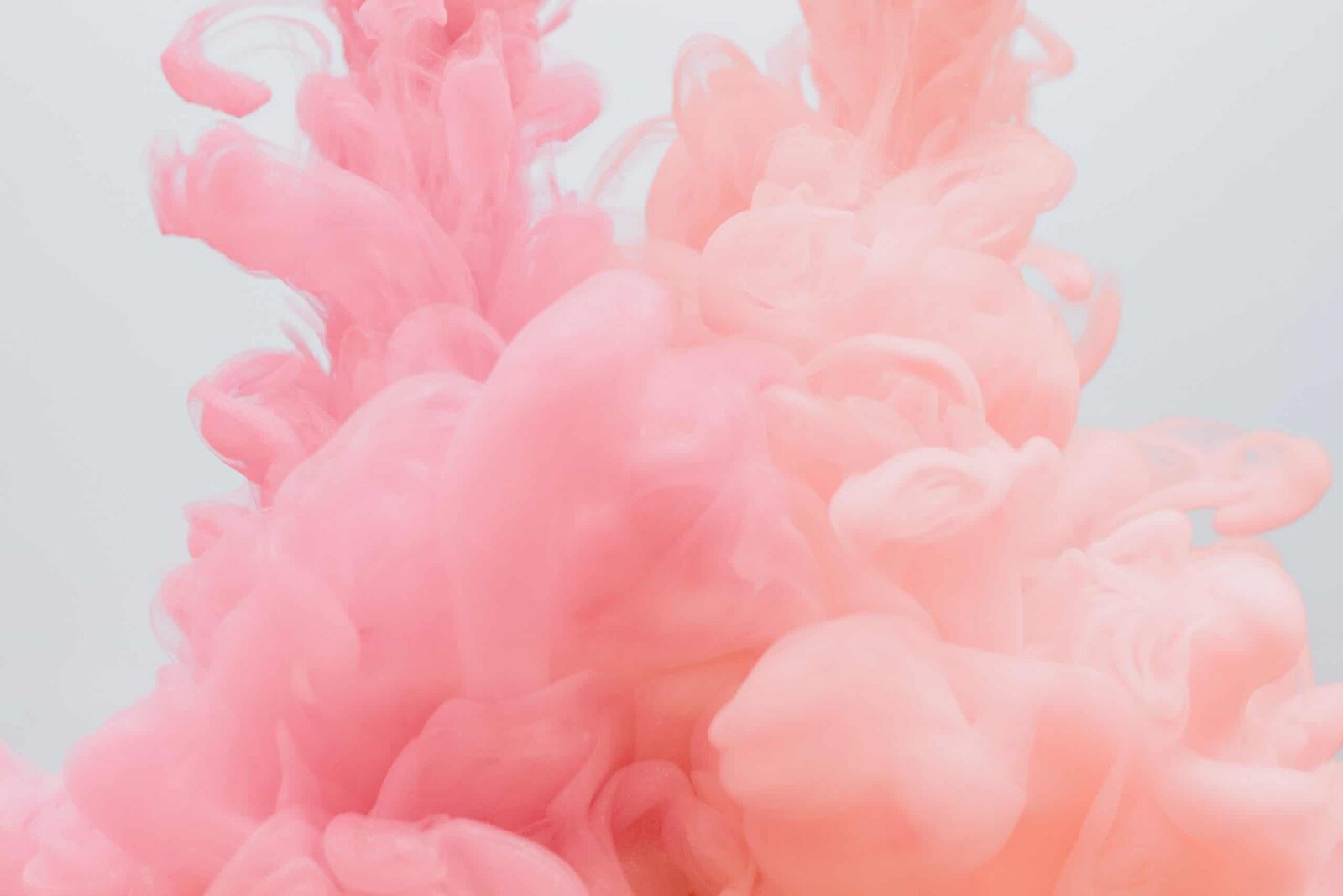 Pink Smoke 2560x1707