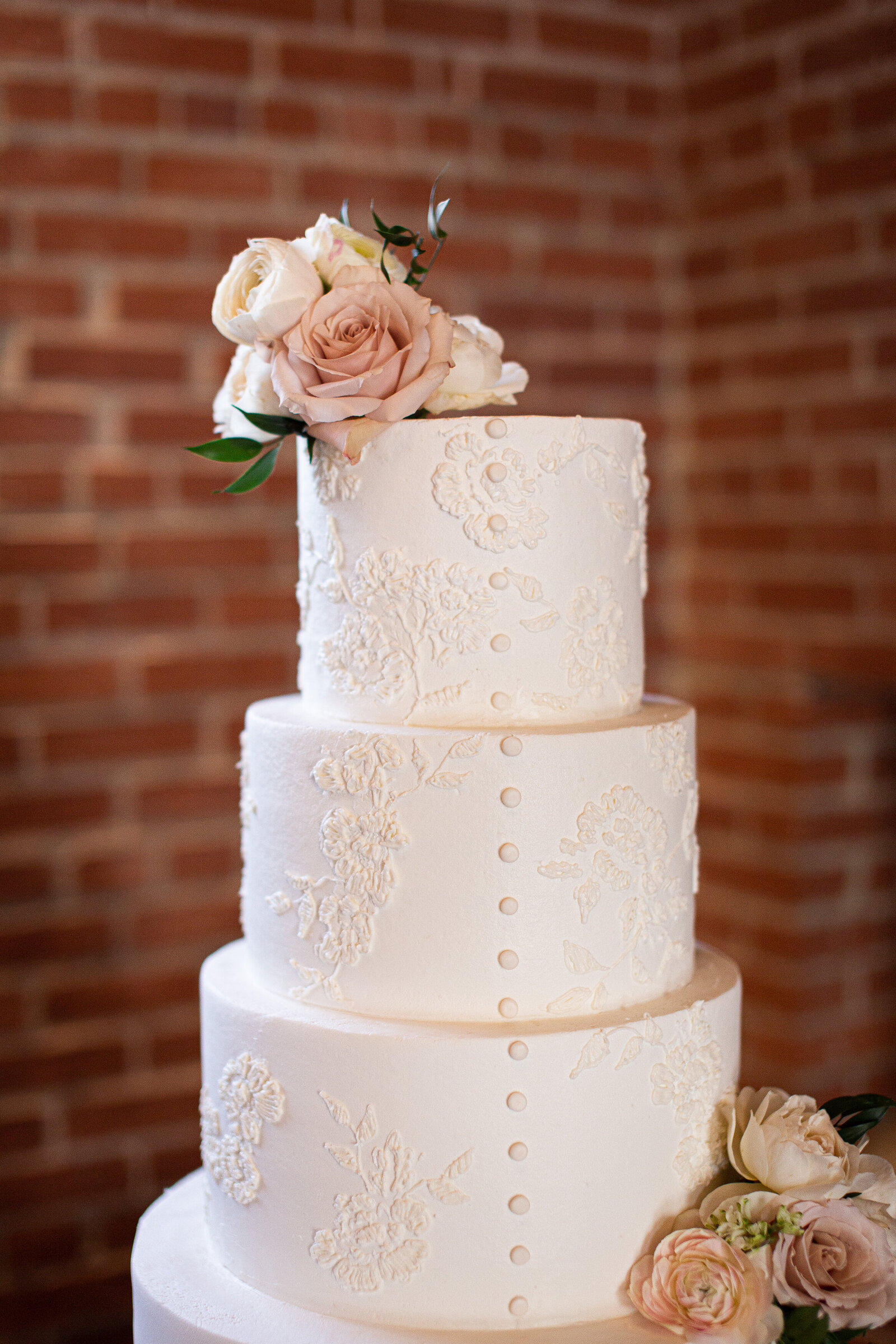 Elegant-Wedding-Cake-Ashley-Cakes-82
