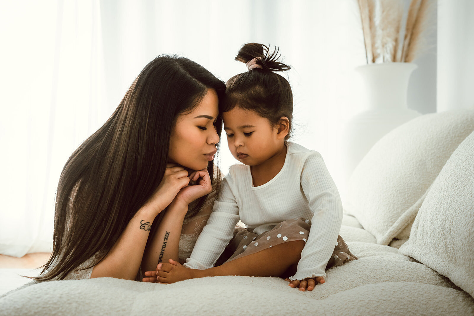 relaxed-studio-family-photography