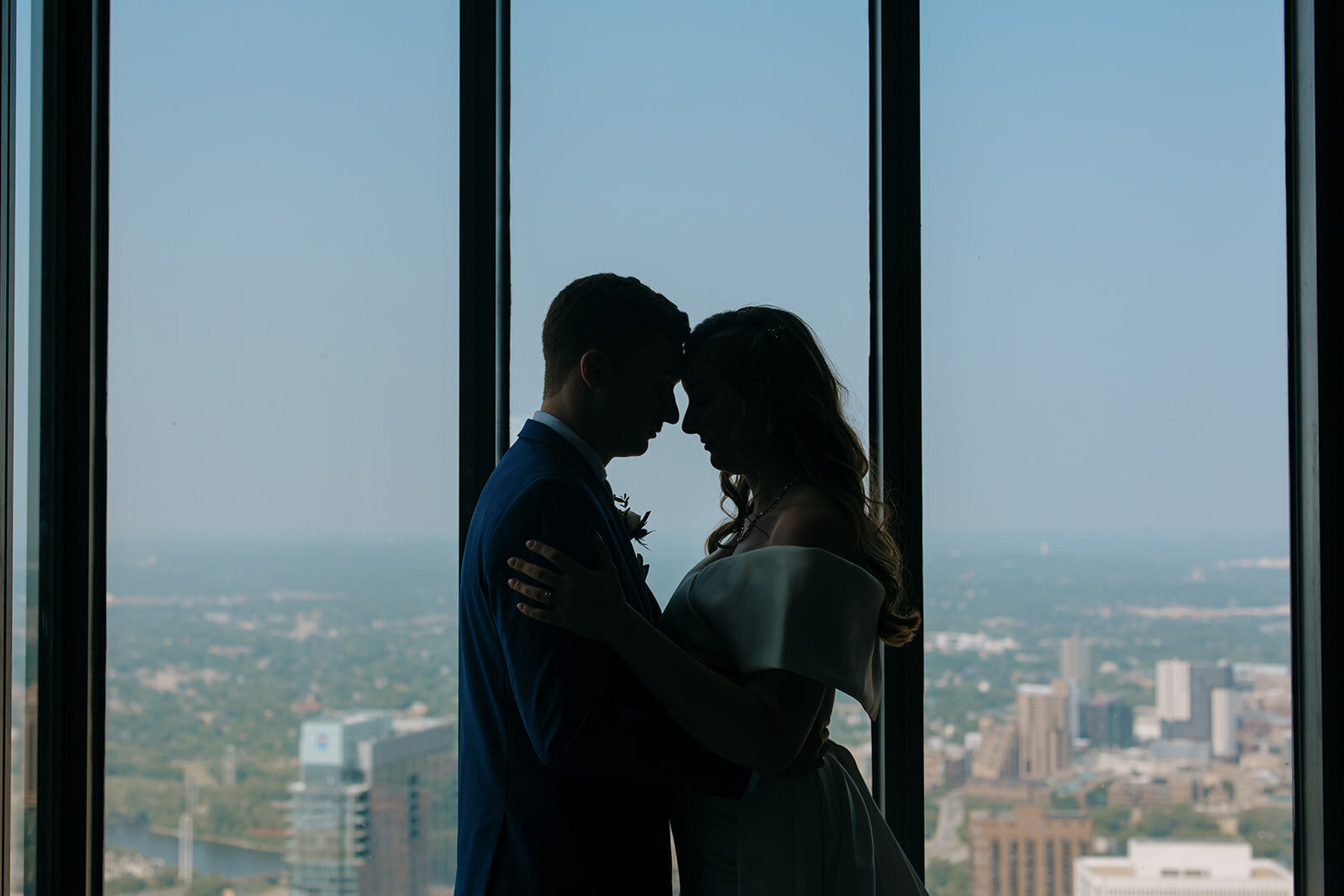 windows-on-marquette-wedding-portrait