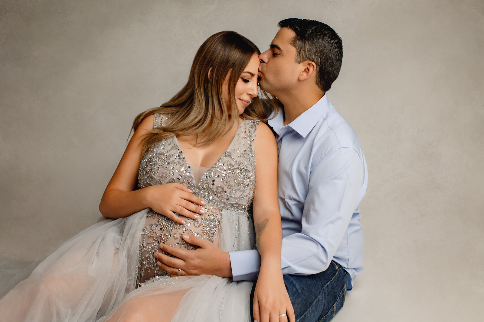 NW Arkansas maternity photographer, maternity photography near me, maternity portraits NW Arkansas, pregnancy photoshoot near me