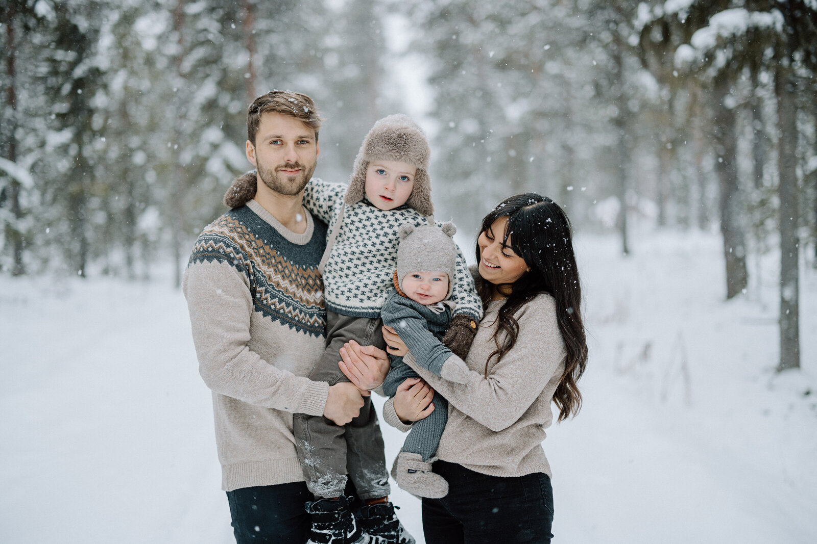 portrattfotograf-kirunafamiljefotograf-gravidfotografering-053