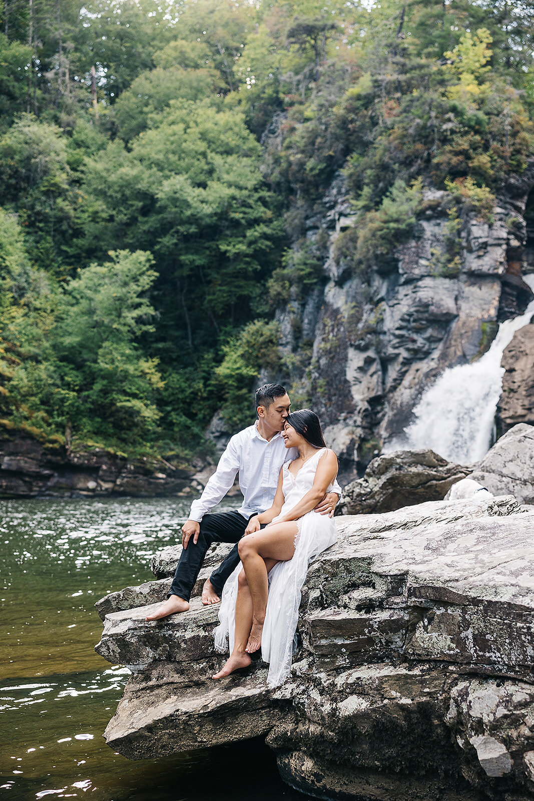 021-tran-ryan-engagement-linville-falls-asheville-nc-noir-9-creatives-3P6A7229_websize (1)