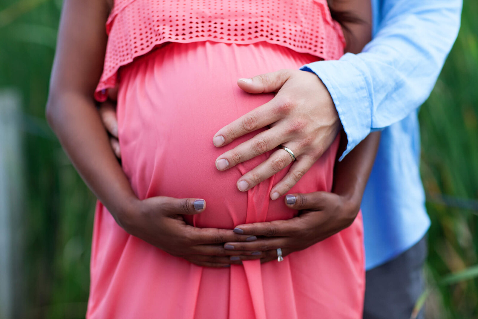 Woodlake Nature Center Maternity Photographer I Megan Norman Photography