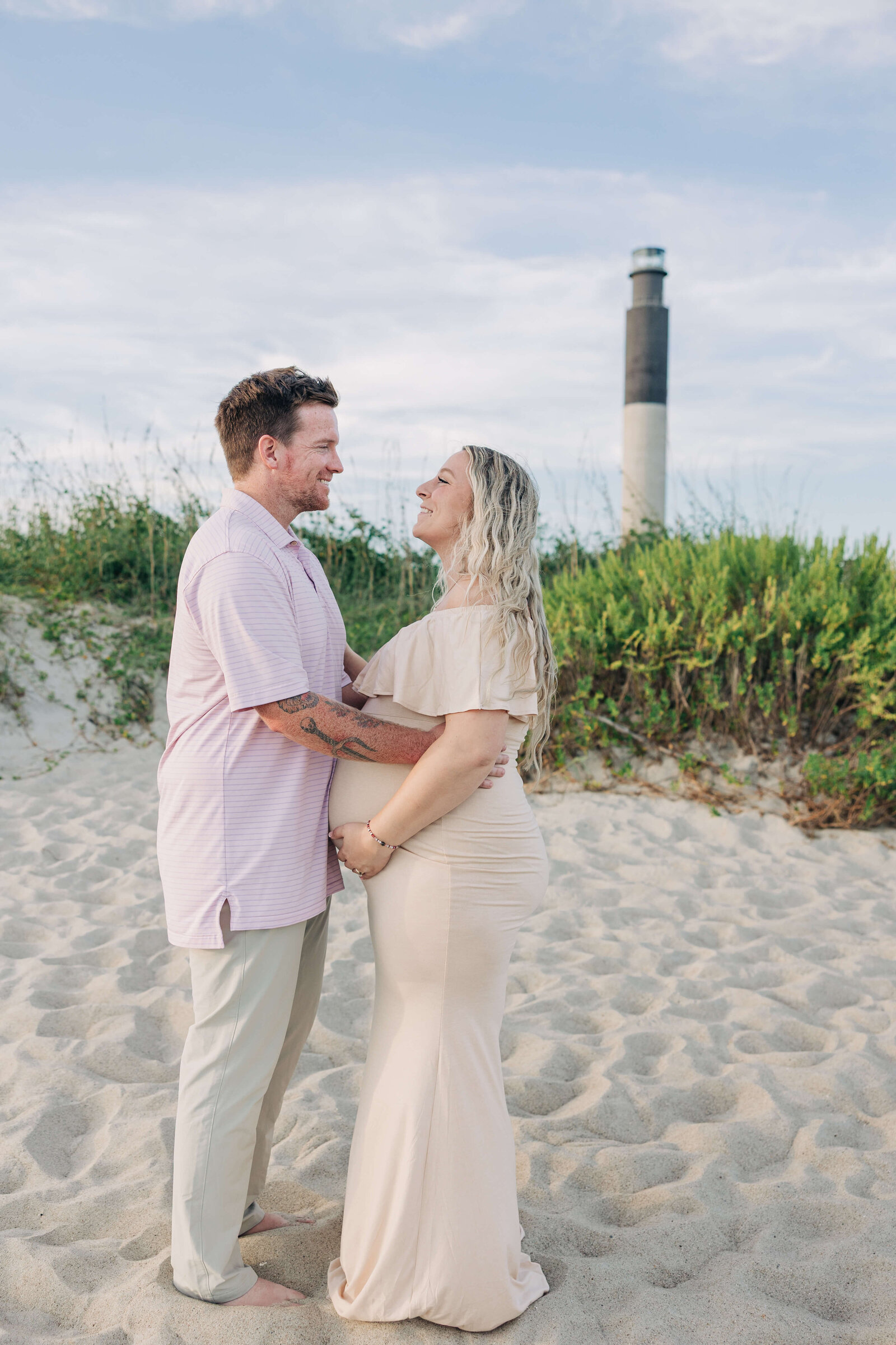 Mom-dad-hugging-Ocean-Isle