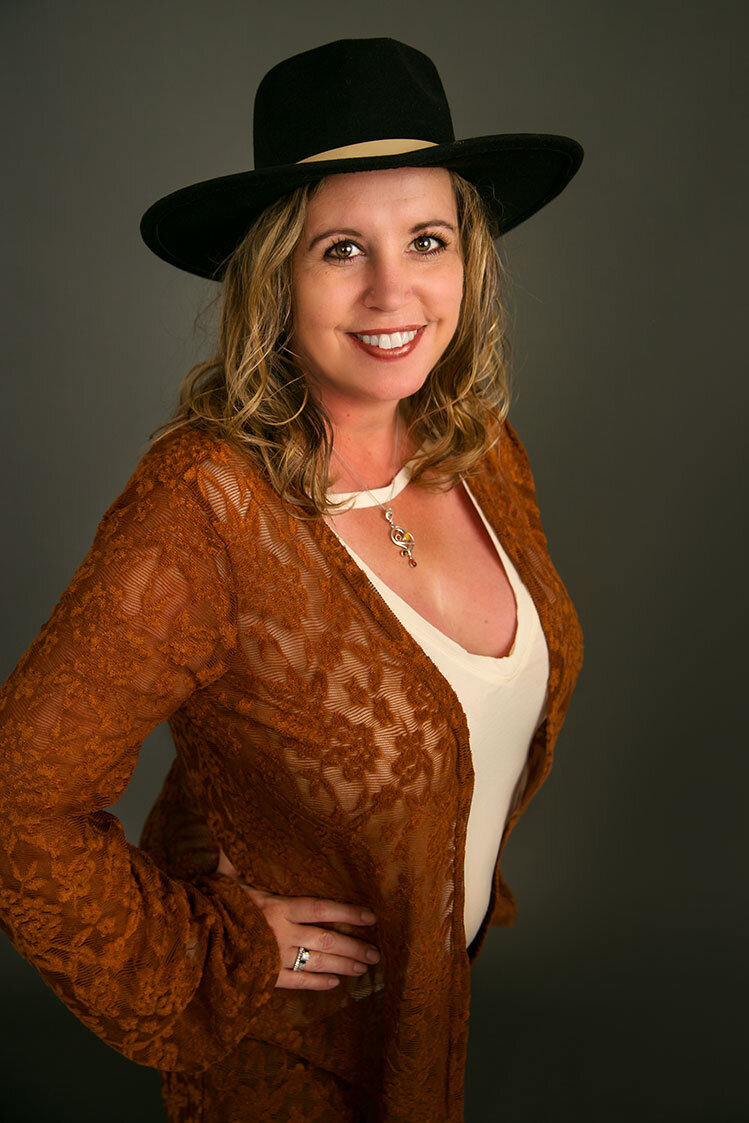 40-over-40-portrait-photographer-colorado-boulder-denver-woman-dancing-cowboy-cowgirl-hat-western-country