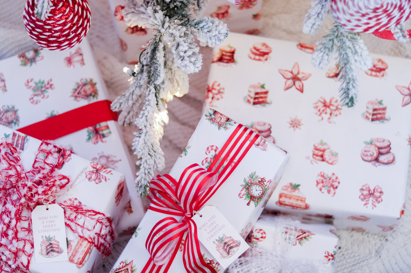 Peppermint christmas gift wrap (3)