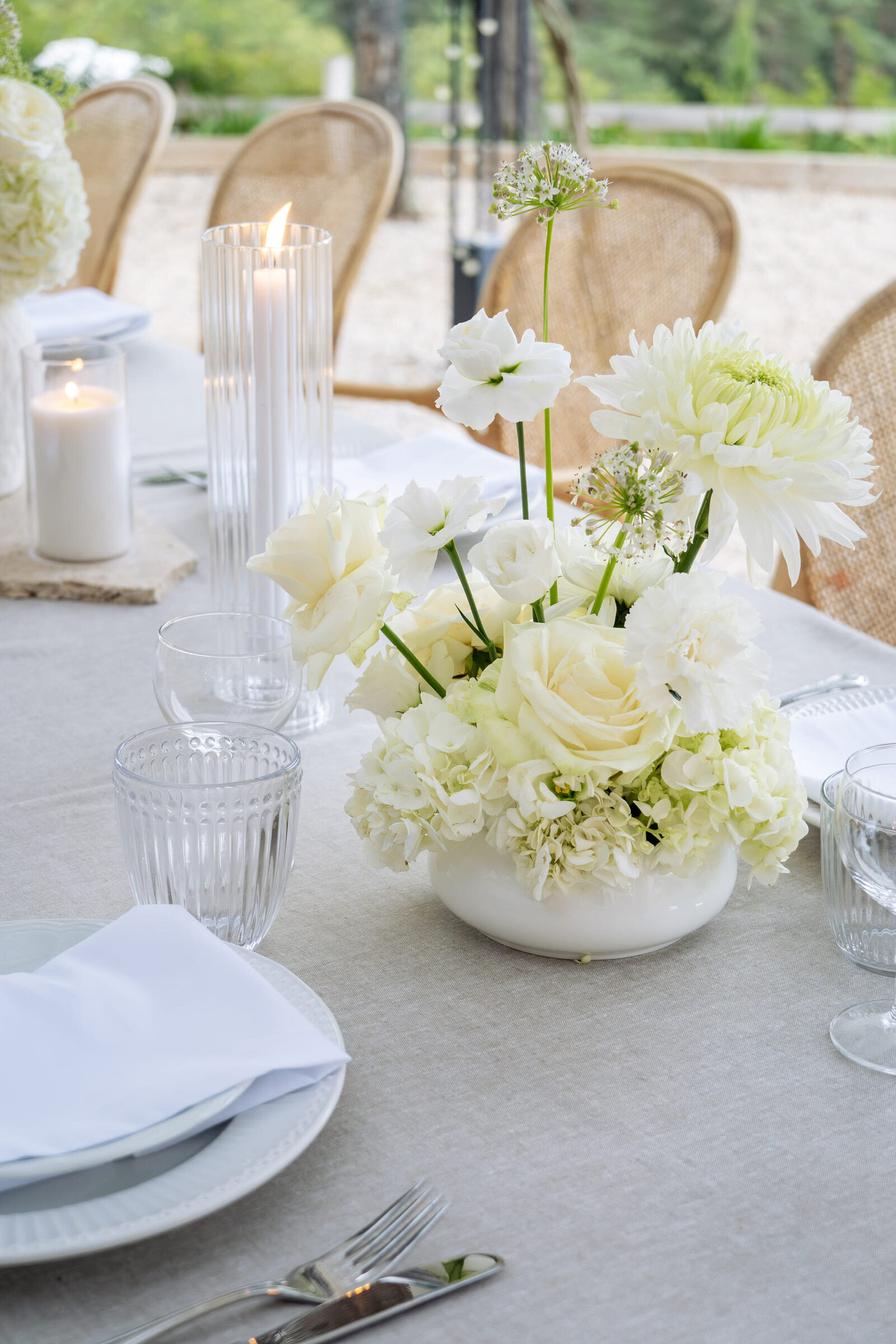 White-wedding-table-decoration