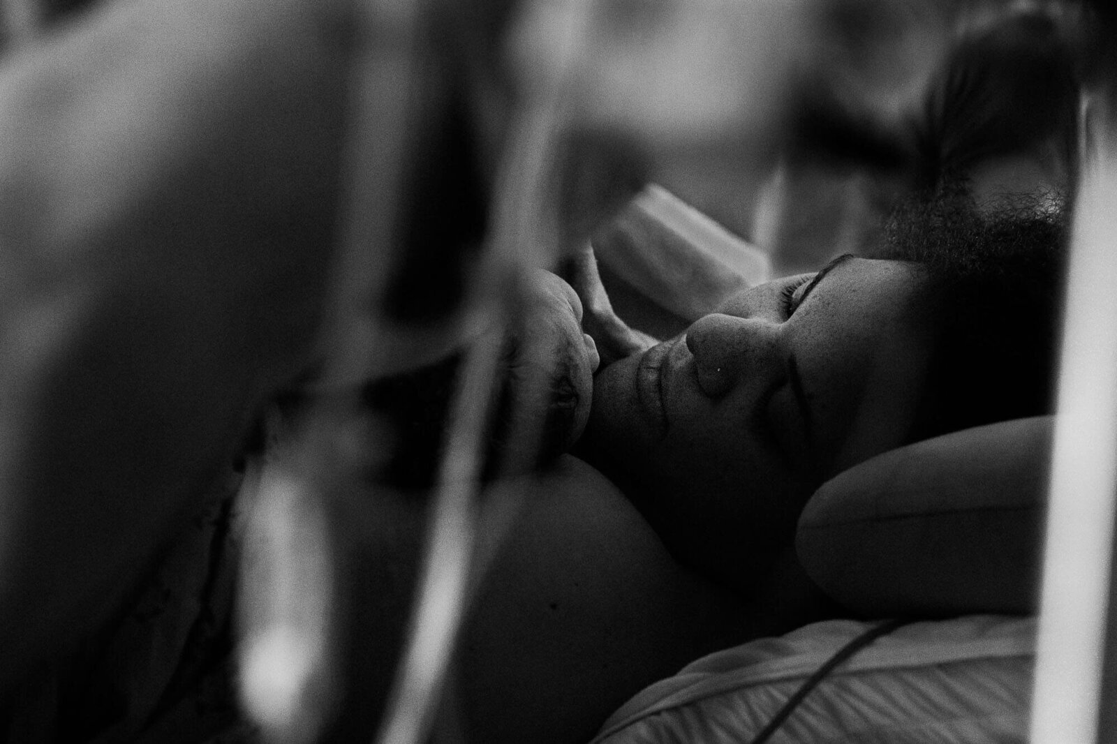 windsor-birth-photography-skin-to-skin-moments-metropolitan-campus