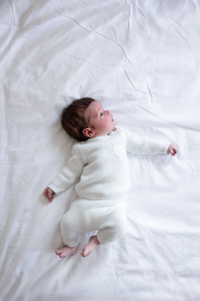 LightCreative_202502_JessicaVanessa_InHomeNewbornPhotos_RaleighNewbornPhotography_009_blog