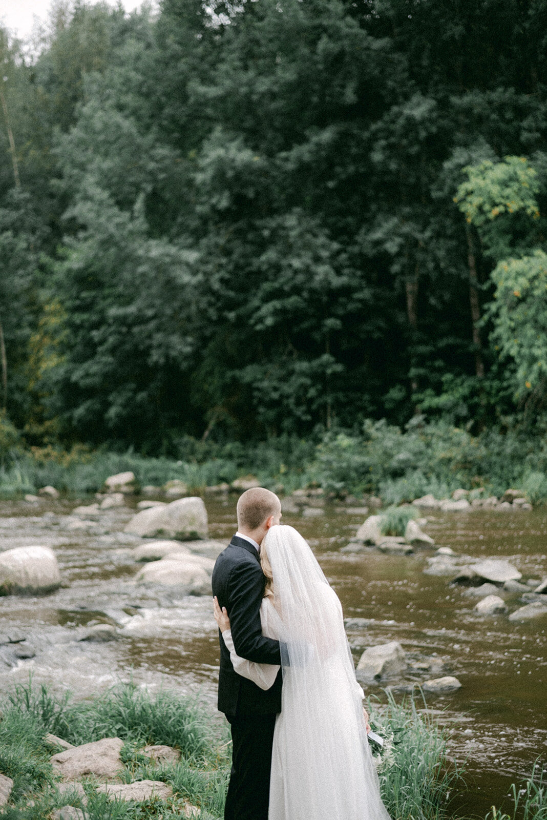 Wedding photo of an Intimate and romantic wedding  photography session in Porvoo by photographer Hannika Gabrielsson