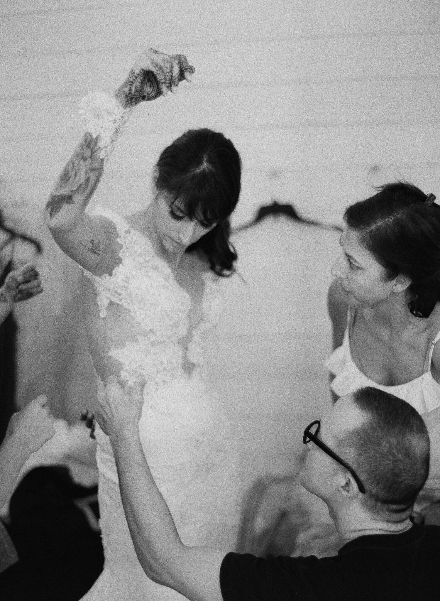 AUSTIN-MODERN-MONOCHROMATIC-INDIAN-WEDDING-00219