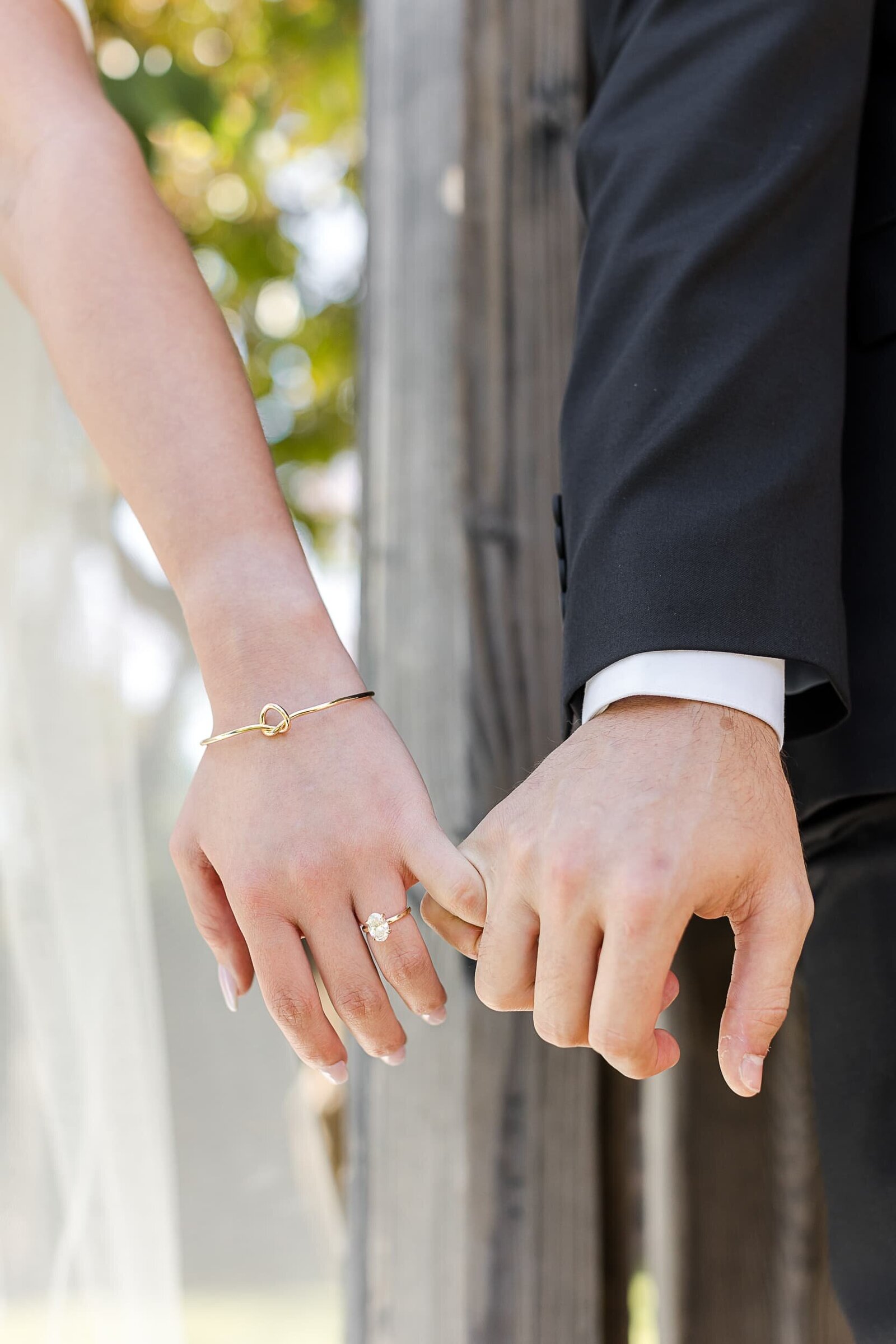 Phoenix-Wedding-Photographer-and-Videographer-Venue-at-the-Grove-WoodWed-1184