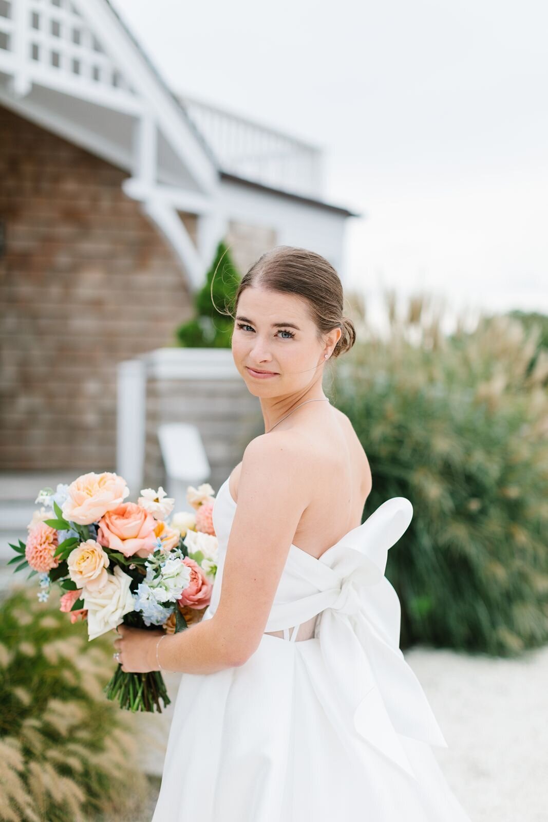 leila-james-events-newport-rhode-island-luxury-wedding-planner-castle-hill-inn-venue-erin-mcginn-wedding-photographer-bright-florals-CH0172 copy
