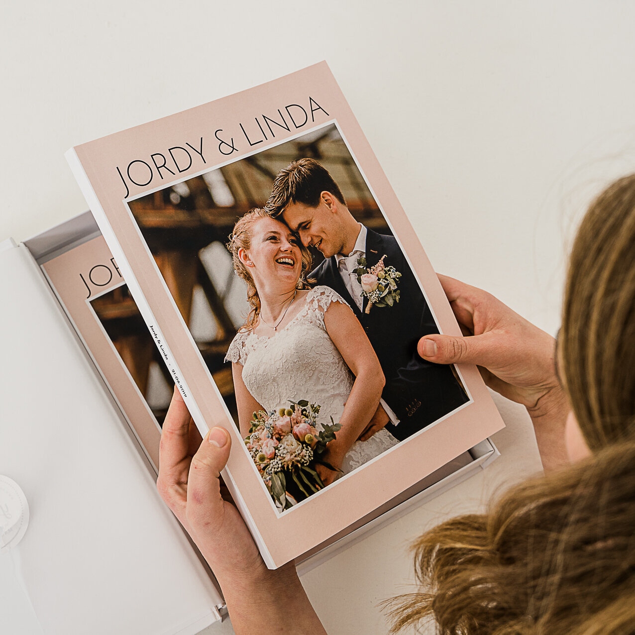 Romantic wedding magazine uitpakken