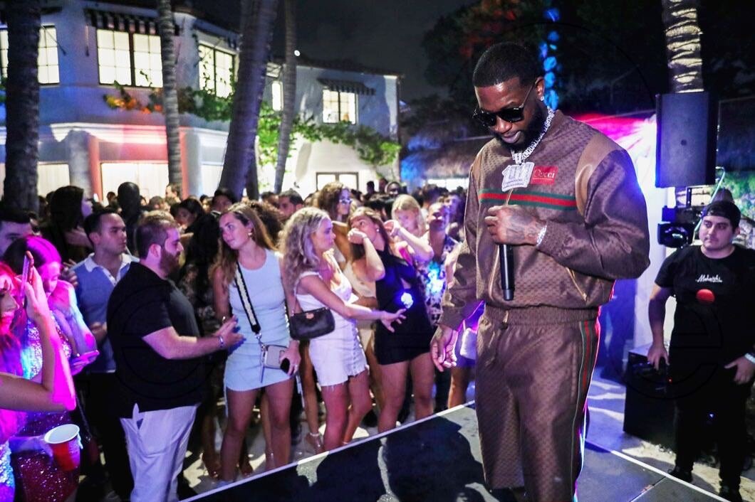 4-6-gucci-mane-performing96