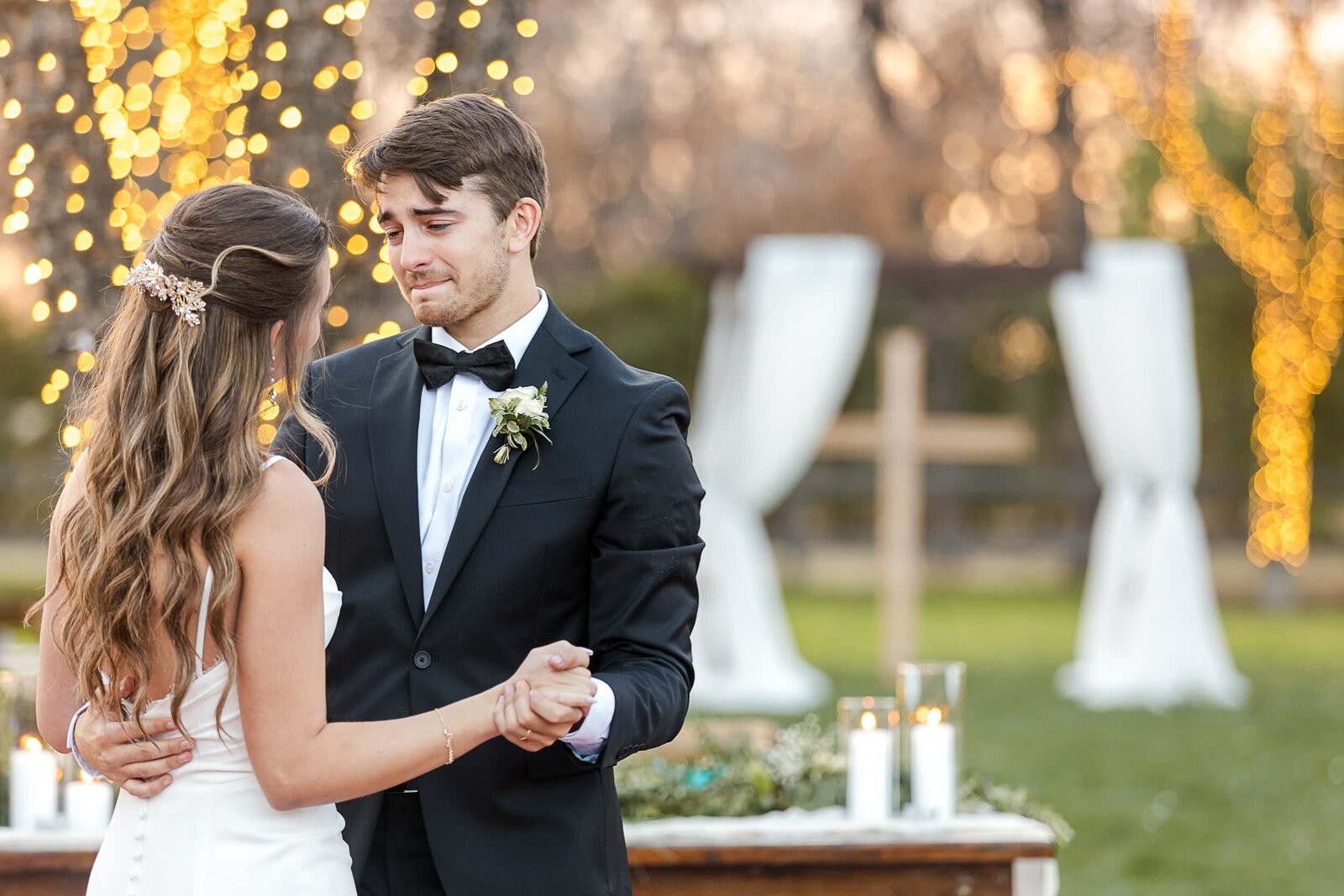 Phoenix-Wedding-Photographer-and-Videographer-Venue-at-the-Grove-WoodWed-1644