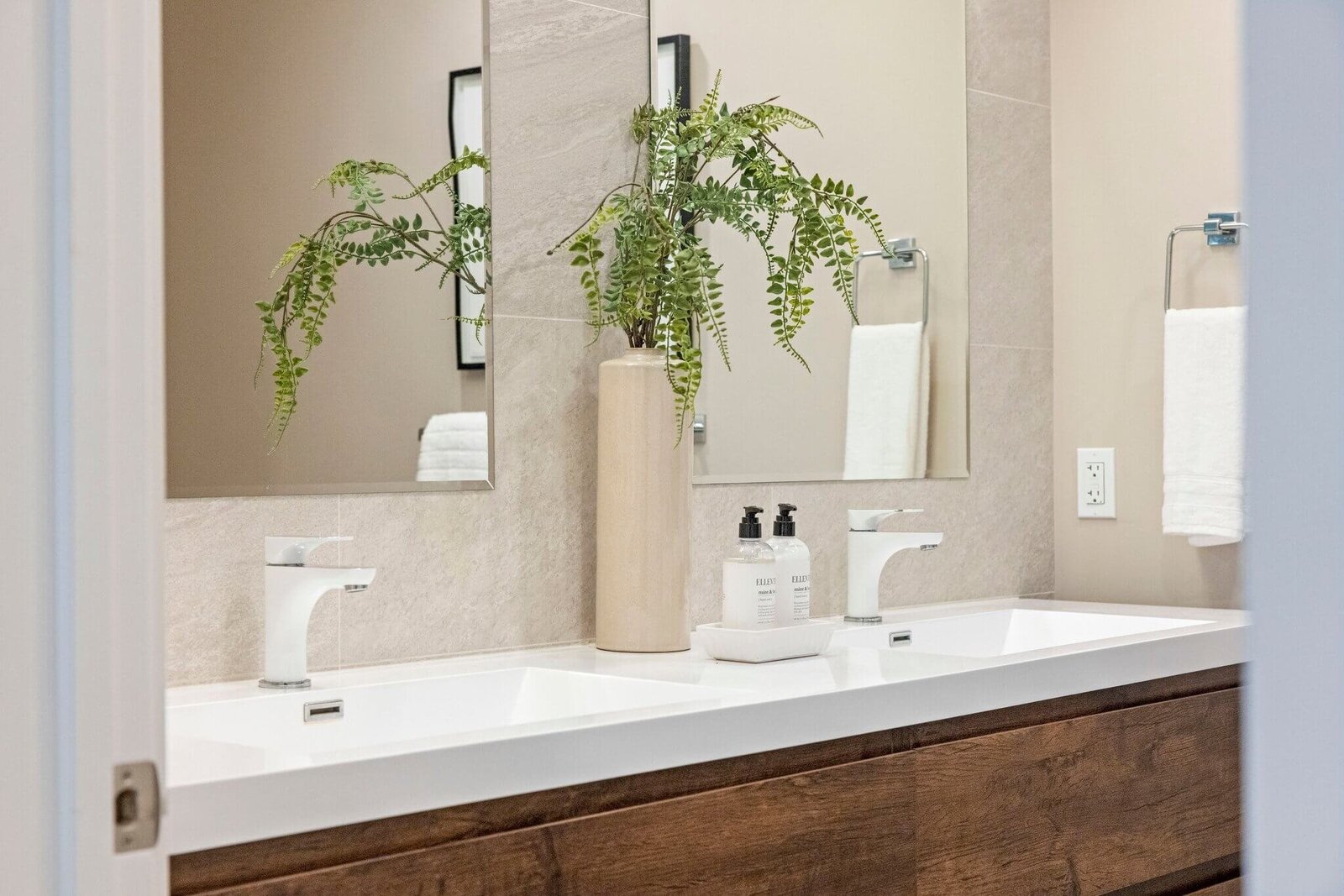 fresh-greenery-new-home-in-pacifica