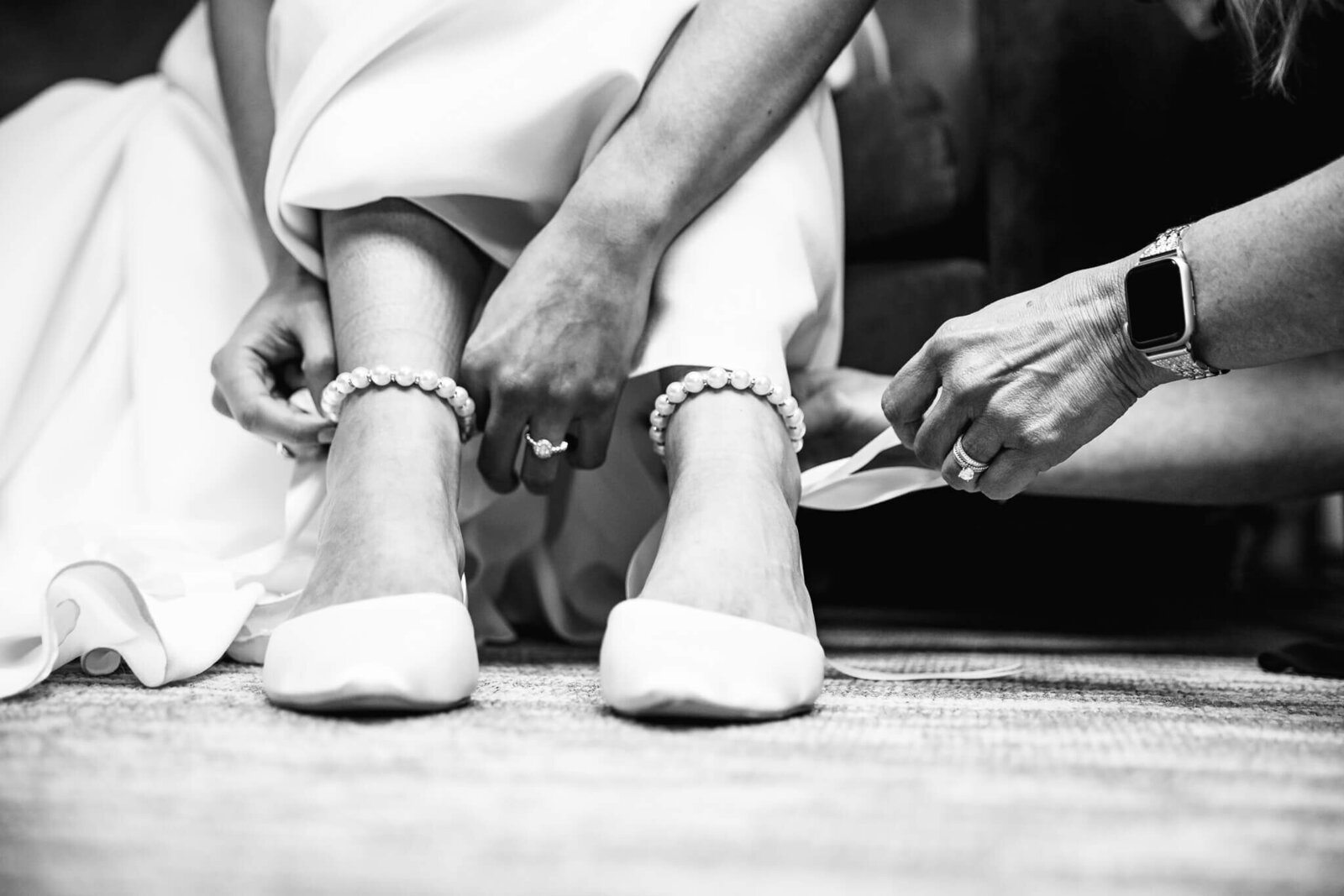 hilton-netherland-cincinnati-wedding-bride-getting-ready-shoes