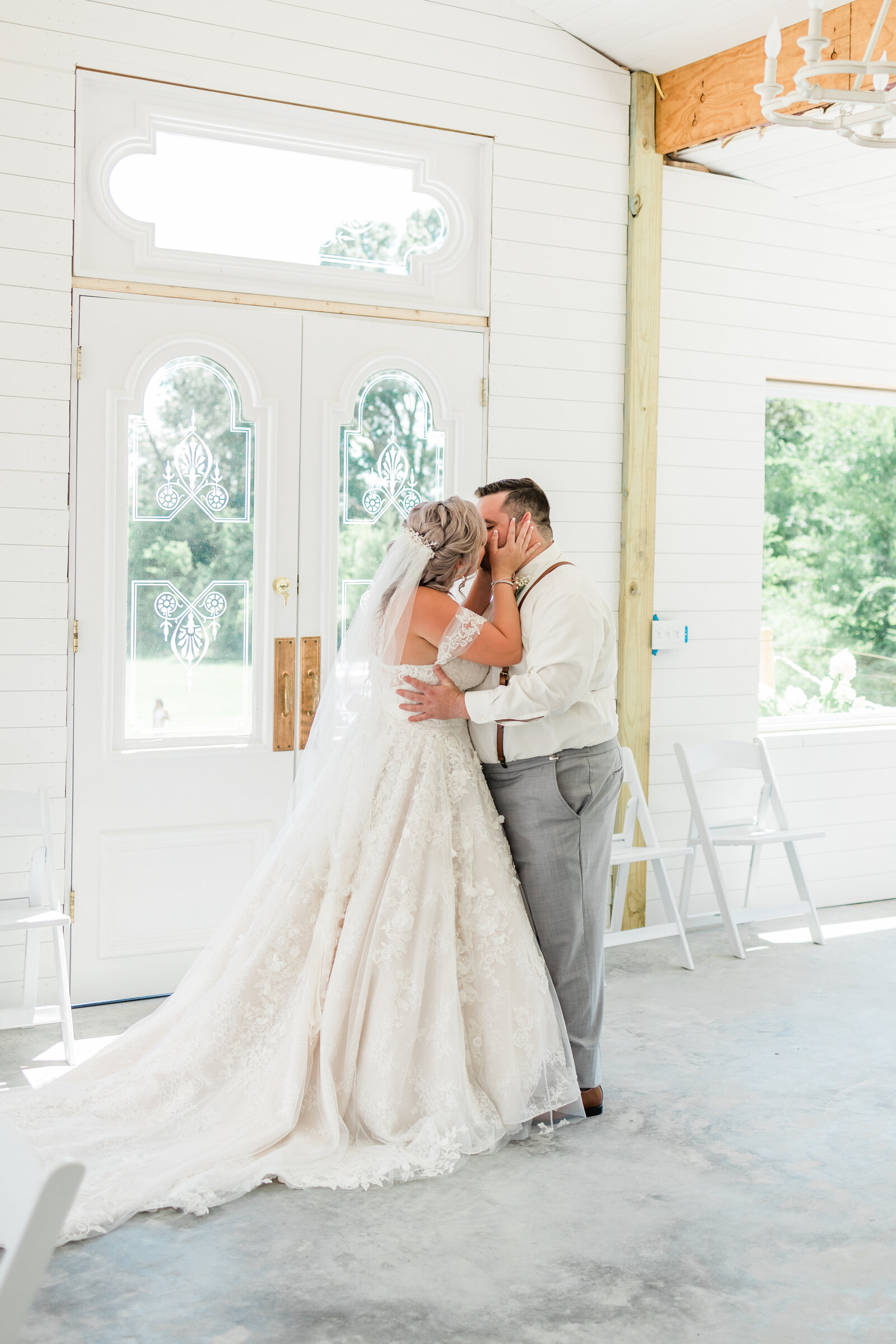 Knoxville-Wedding-White-Barn-Cruze-Farm-Willow-And-Rove-113
