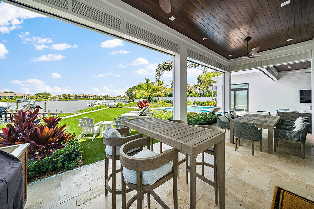 Sleek & Sophisticated Modern Home Design Outdoor Living Space