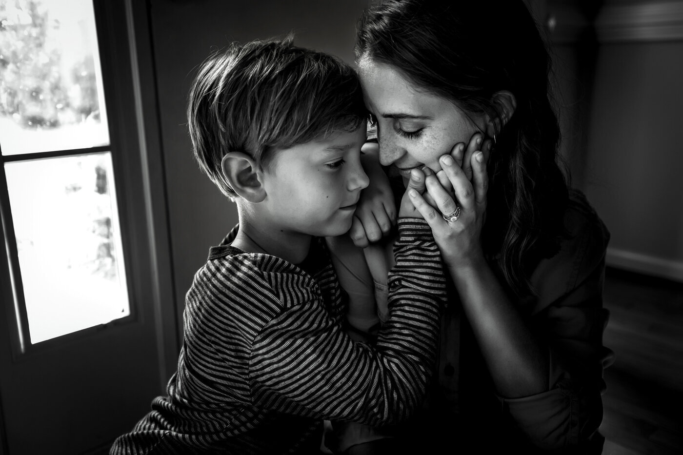 family photographer, columbus, ga, atlanta, mom hugging son_0665